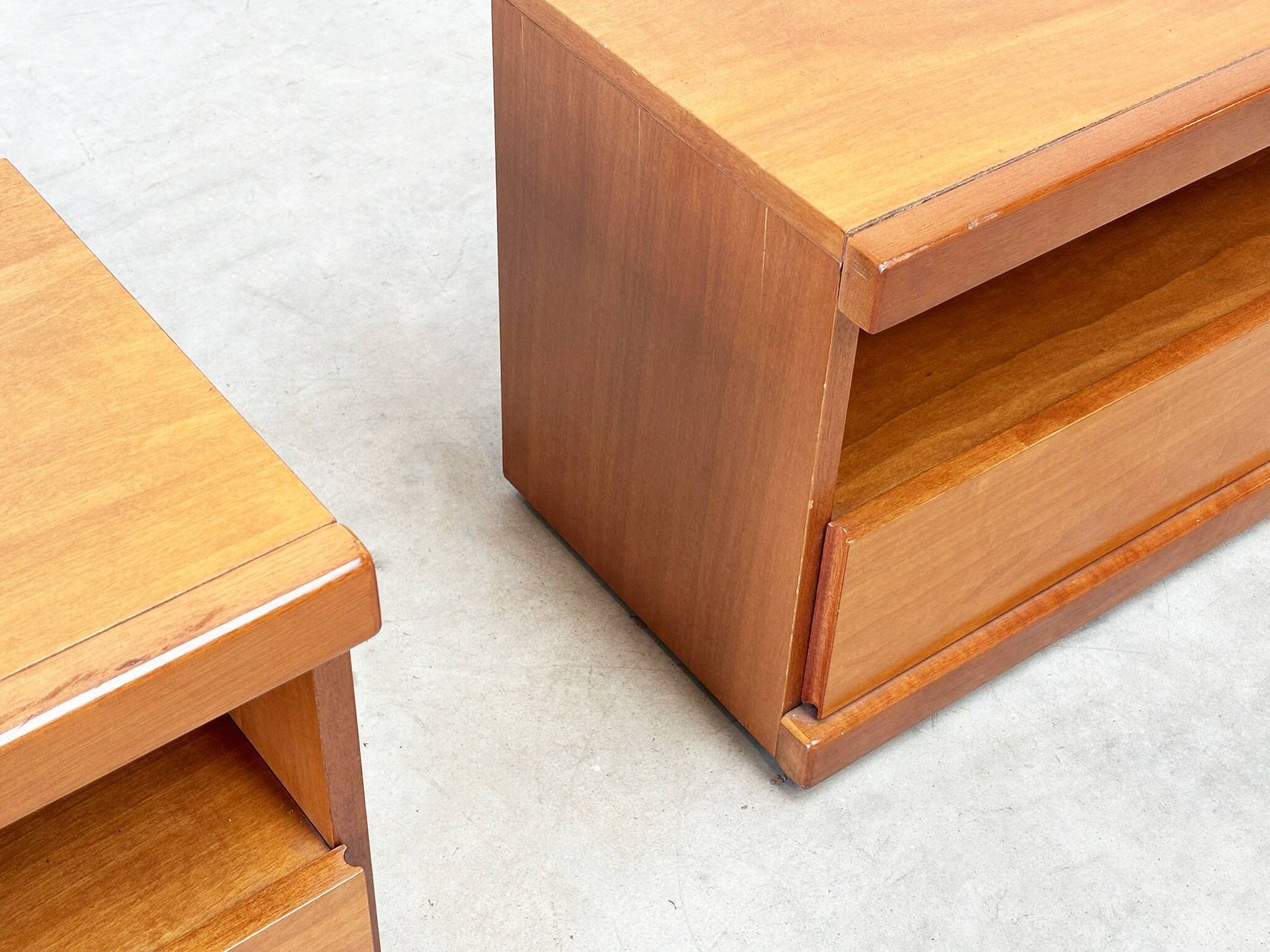 Tables de nuit françaises des années 1970