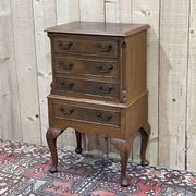 Petite commode anglaise en acajou des années 50
