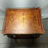 Table de chevet style Louis XVI