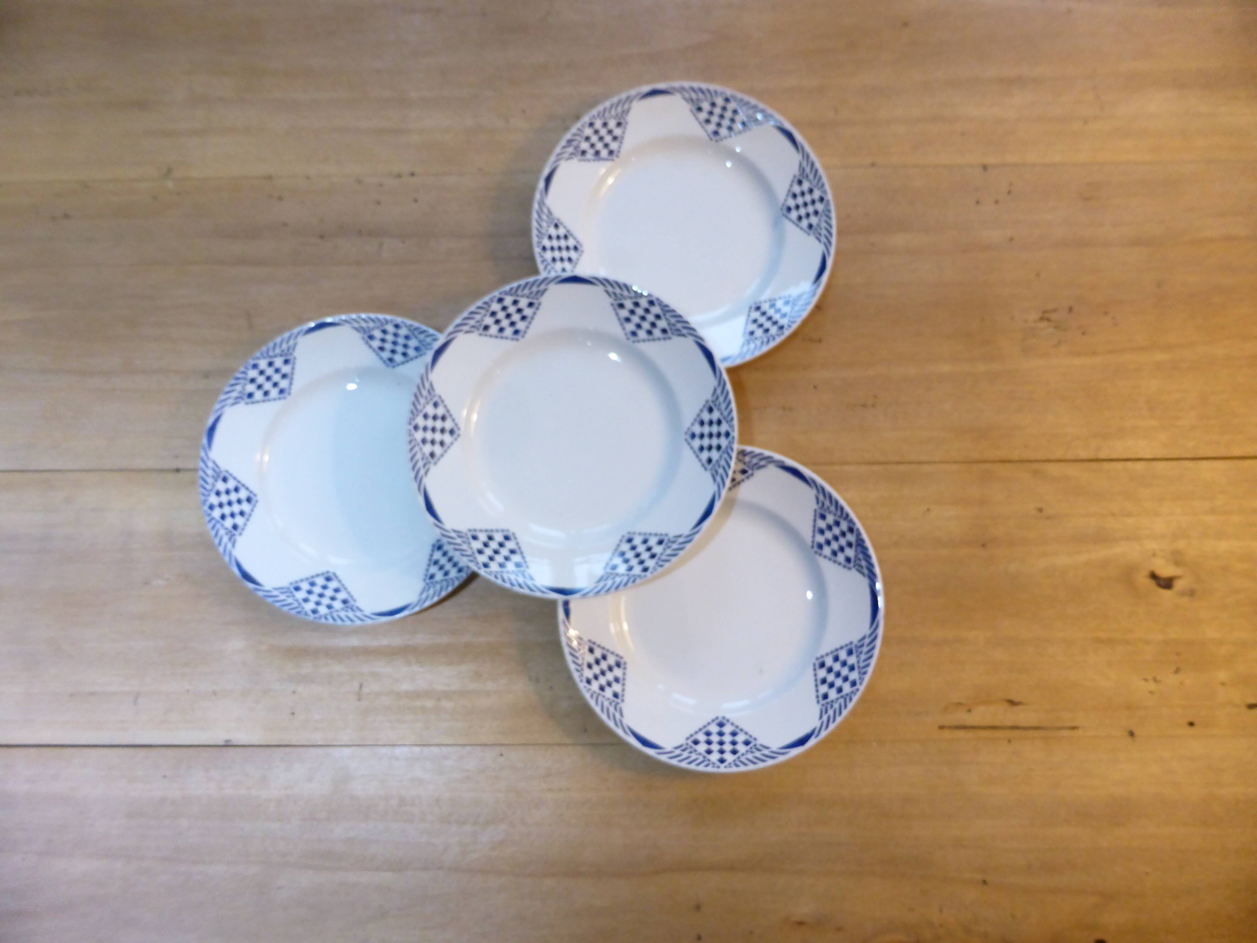 4 flat plates Moulin des Wolves and Hamage model Pantin