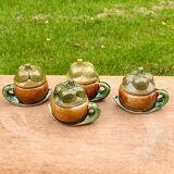 4 pots en barbotine figurant un poivron, début XXème