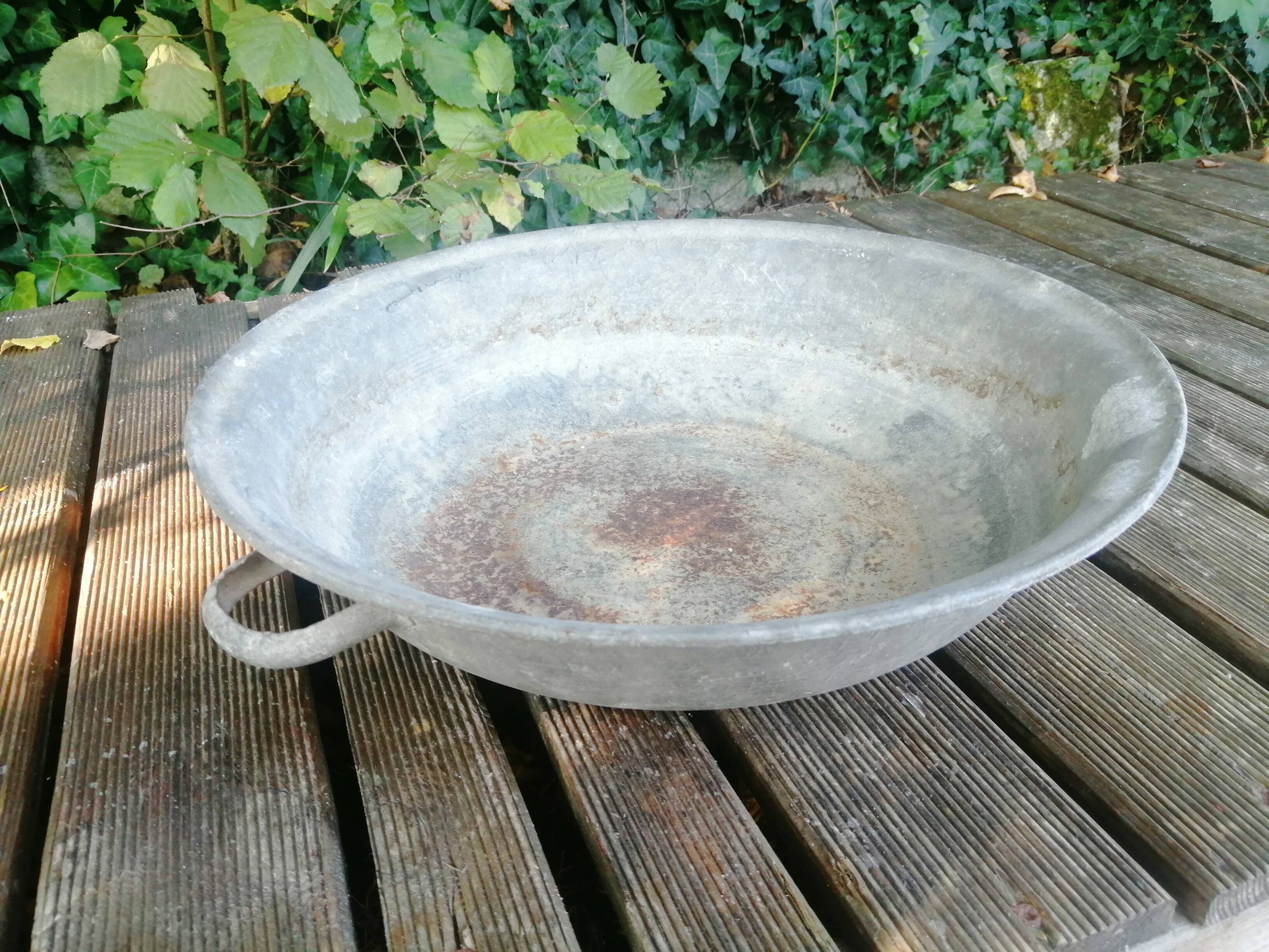 Low zinc basin