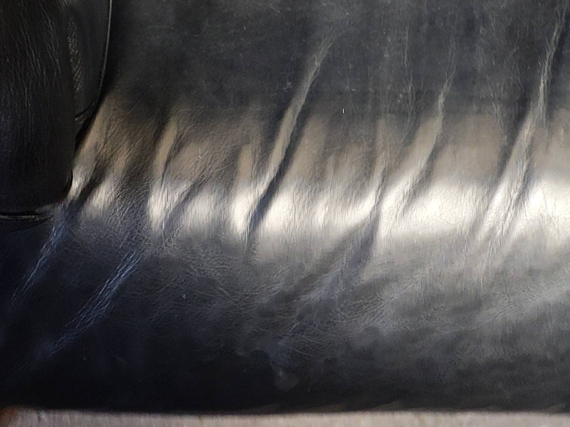 Pierluigi Cerri sofa model Pause signed Poltrona Frau in Black leather Design