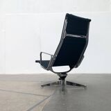 Set of aluminium chairs EA 124 Mid-Century by Charles & Ray Eames for Herman Miller, 1960s.