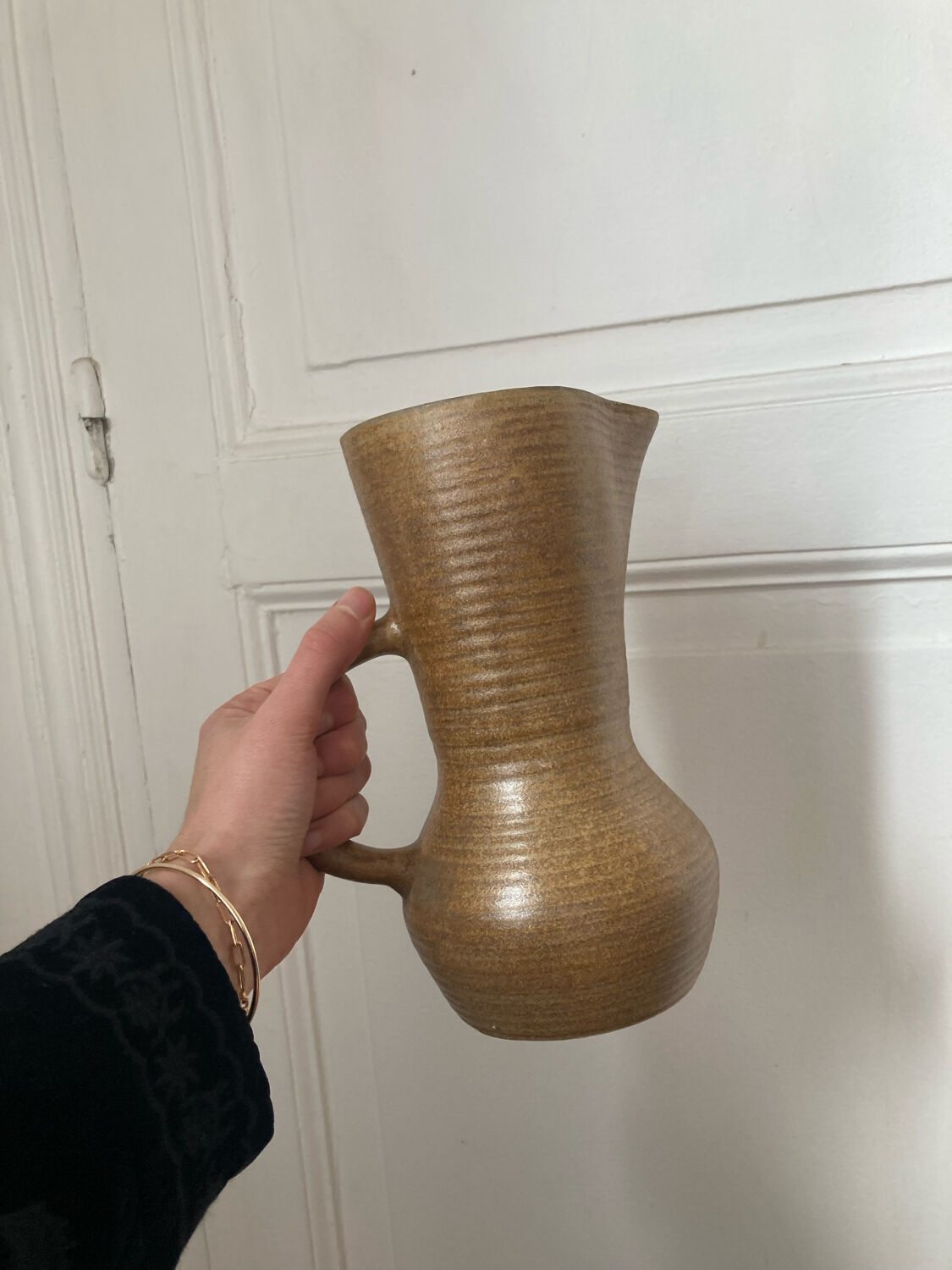 Sandstone pitcher