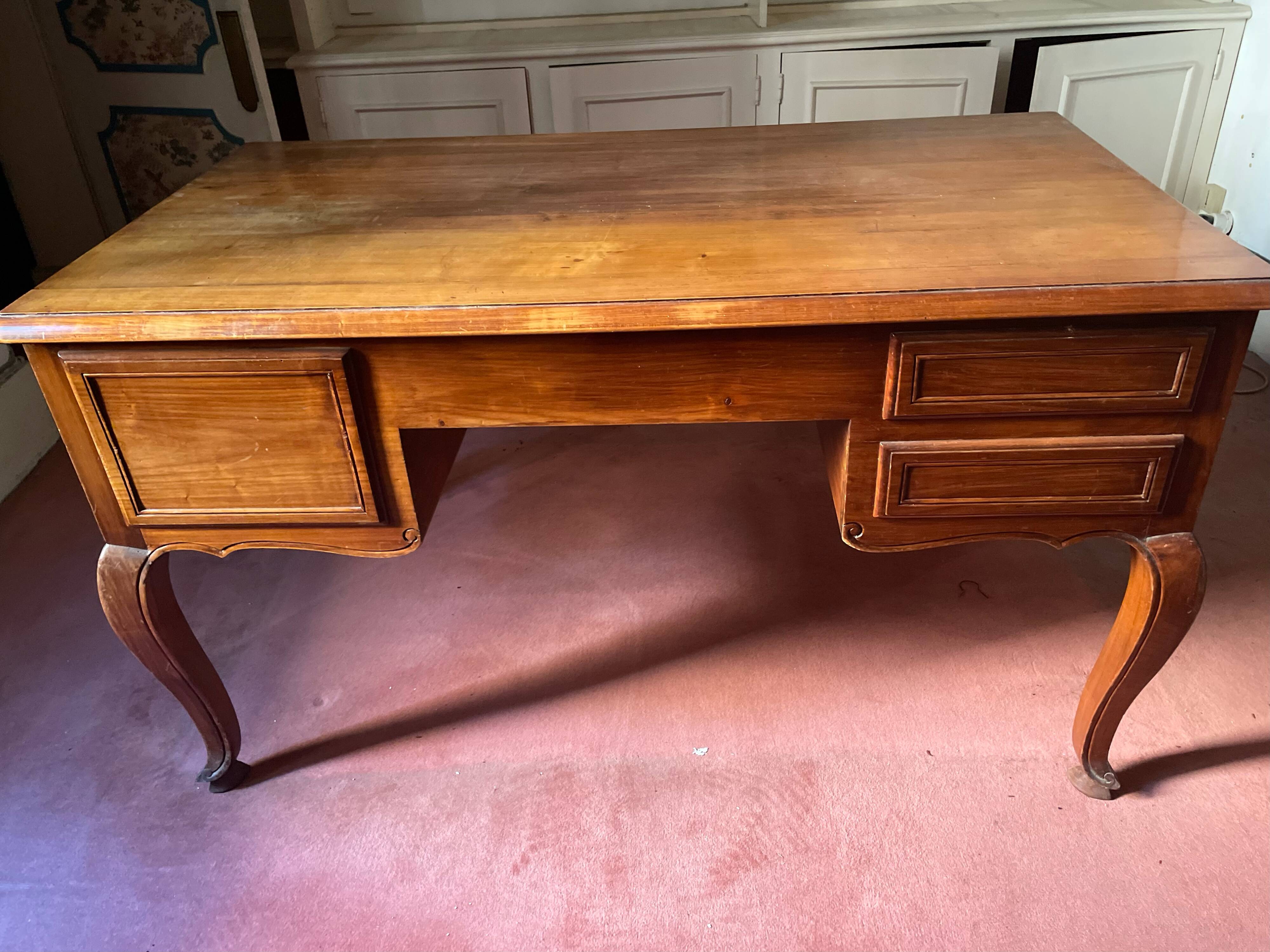 Bureau style Louis XV — Cerisier massif
