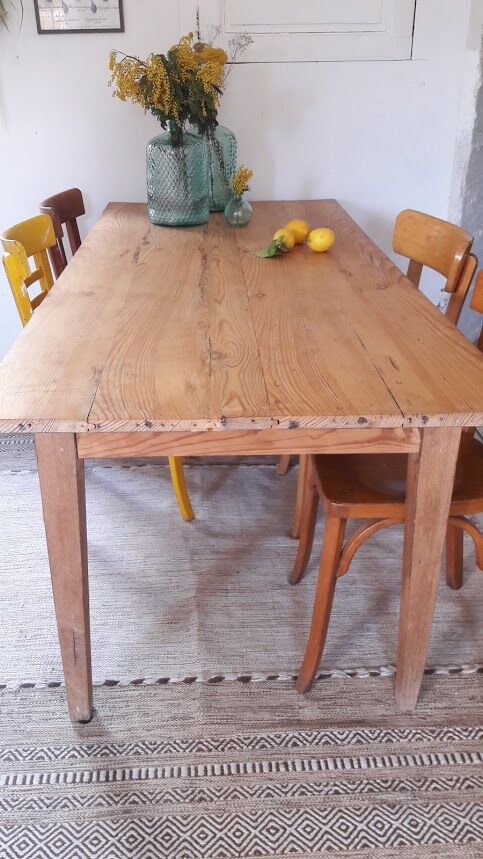 Farm table