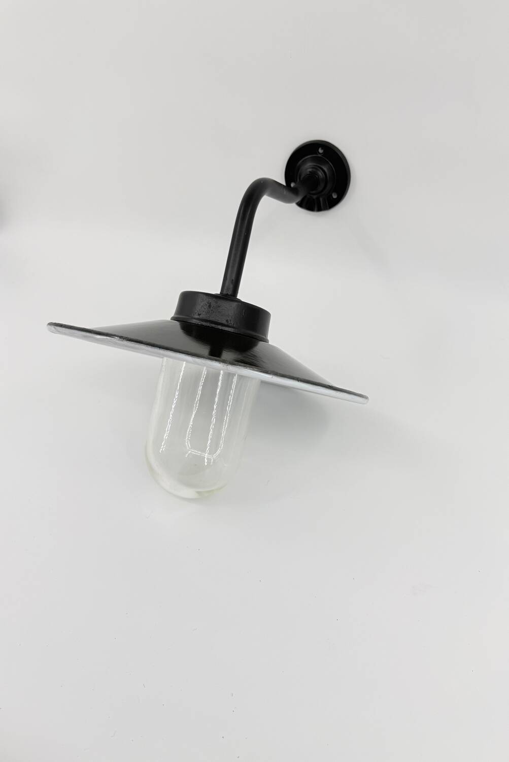 Court lamp
