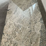 Grande tabe basse vintage minimaliste en granit
