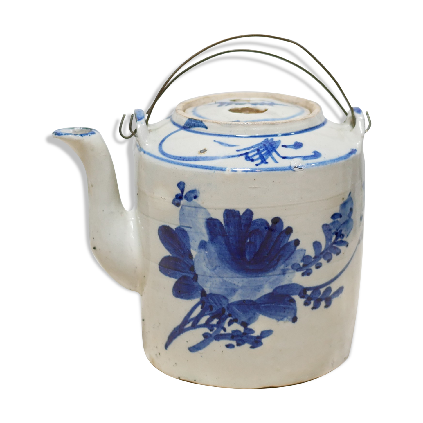 Ancient Chinese porcelain teapot