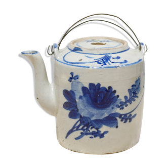 Ancient Chinese porcelain teapot