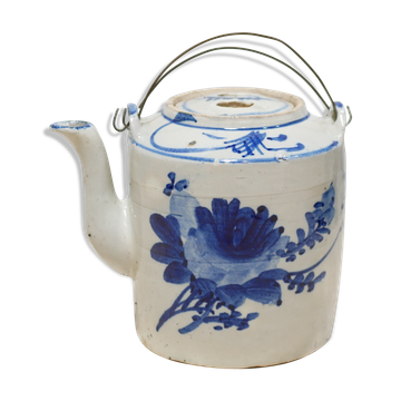 Ancient Chinese porcelain teapot