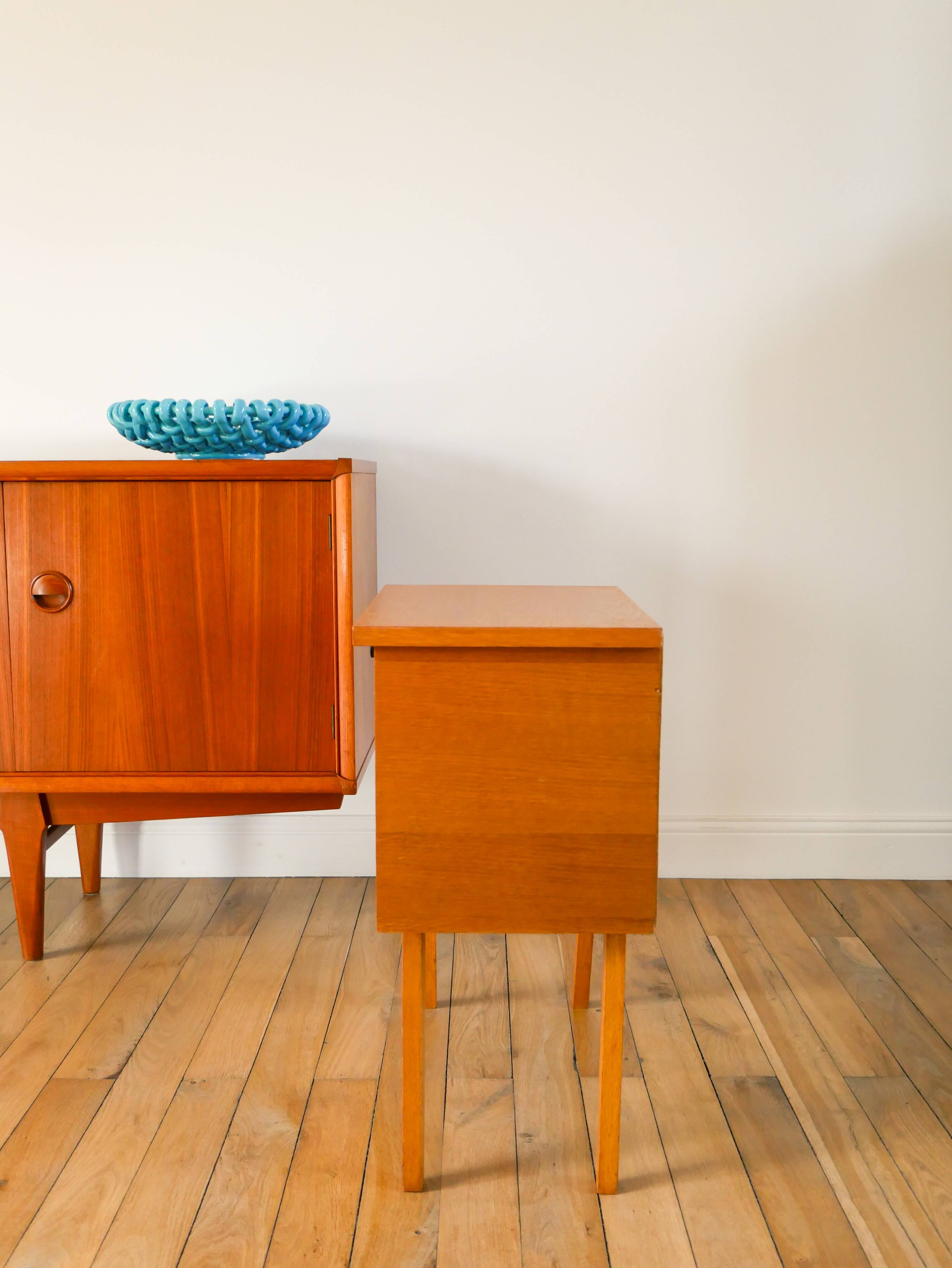 Scandinavian bedside table in teak veneer, with tapered legs and a drawer, 1960.