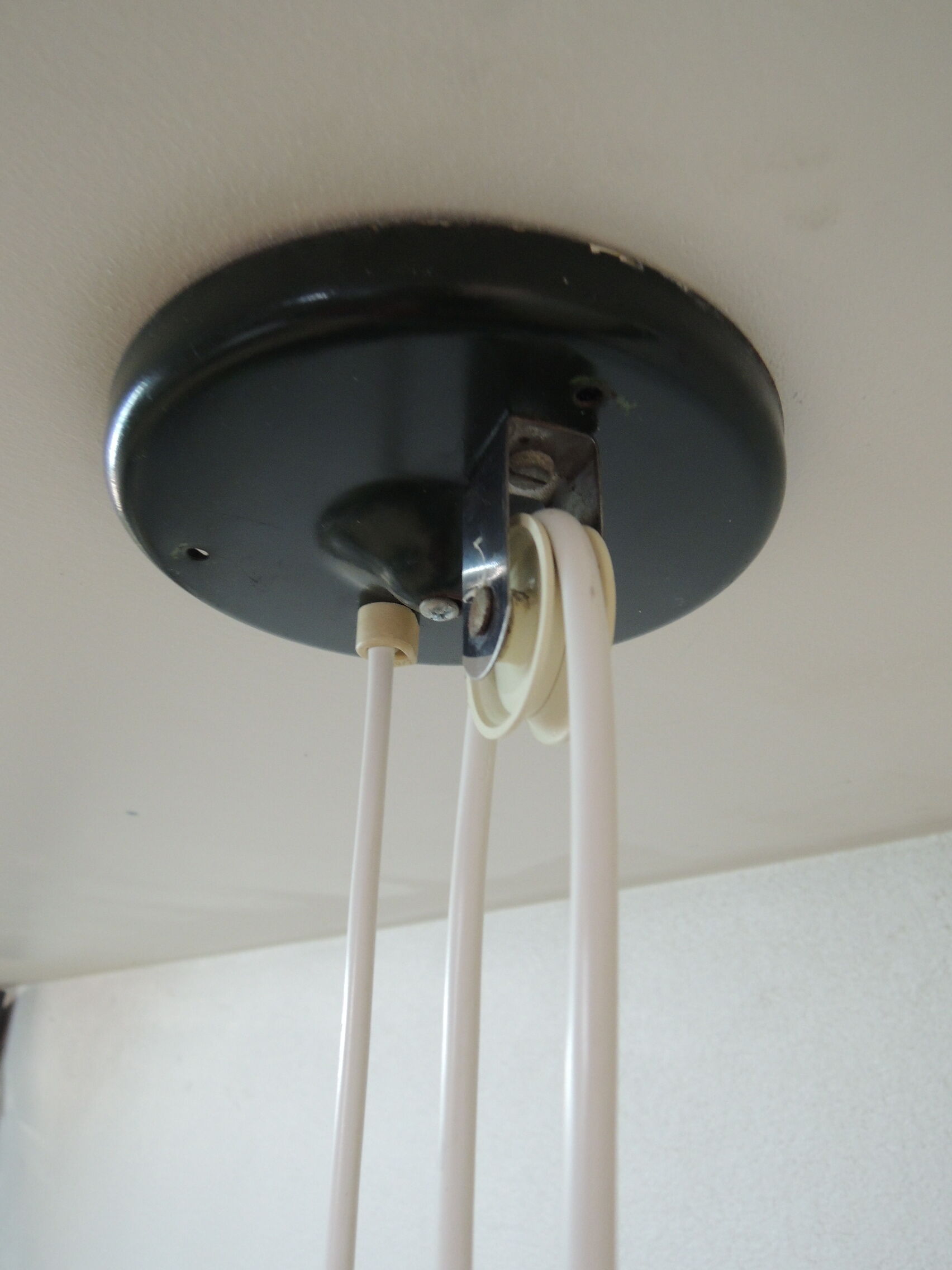 Suspension rises and falls in metal