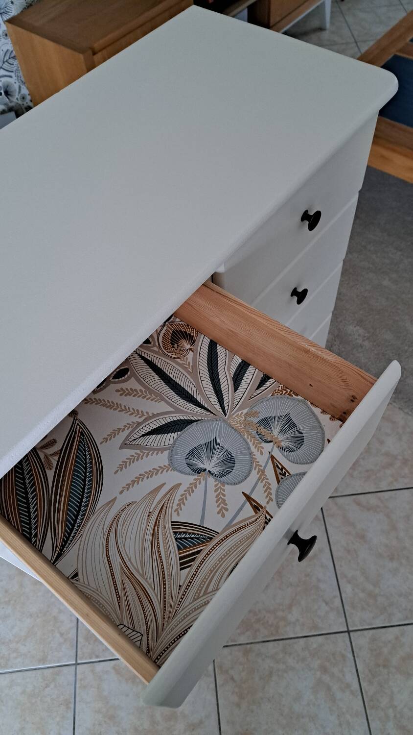 Rød Sødgren linen chest of drawers