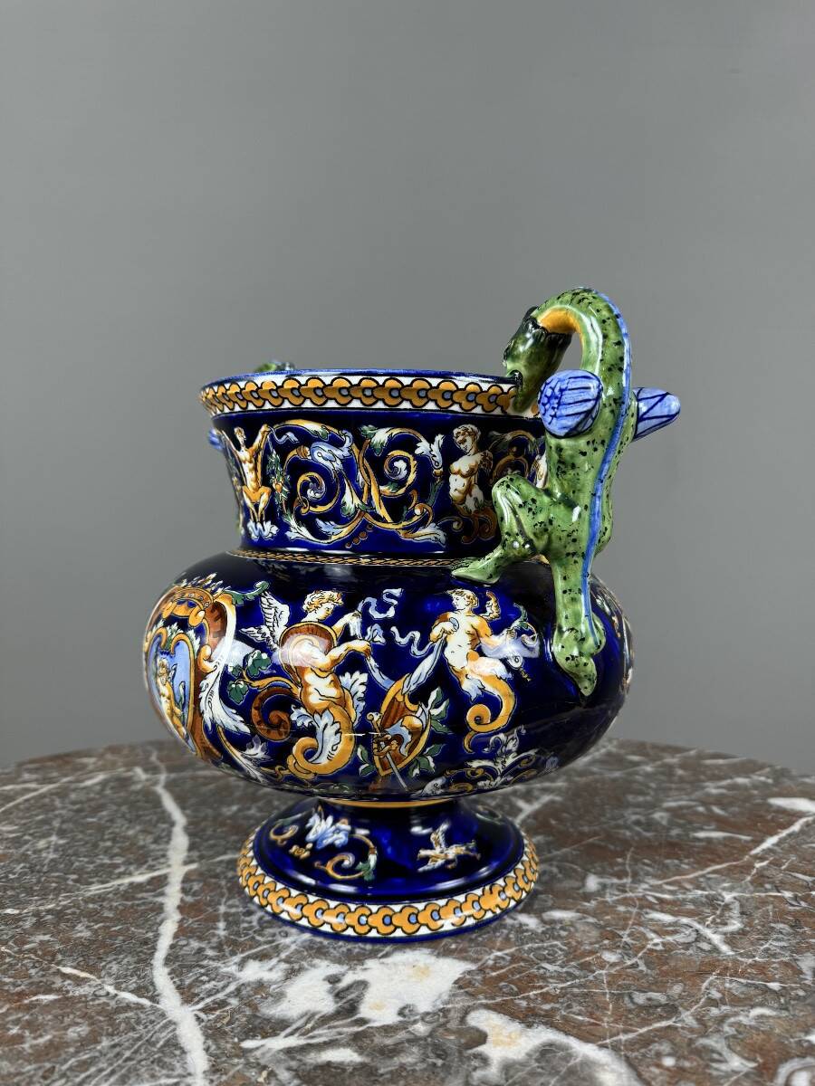 Gien earthenware vase with Renaissance decoration, 20th century.