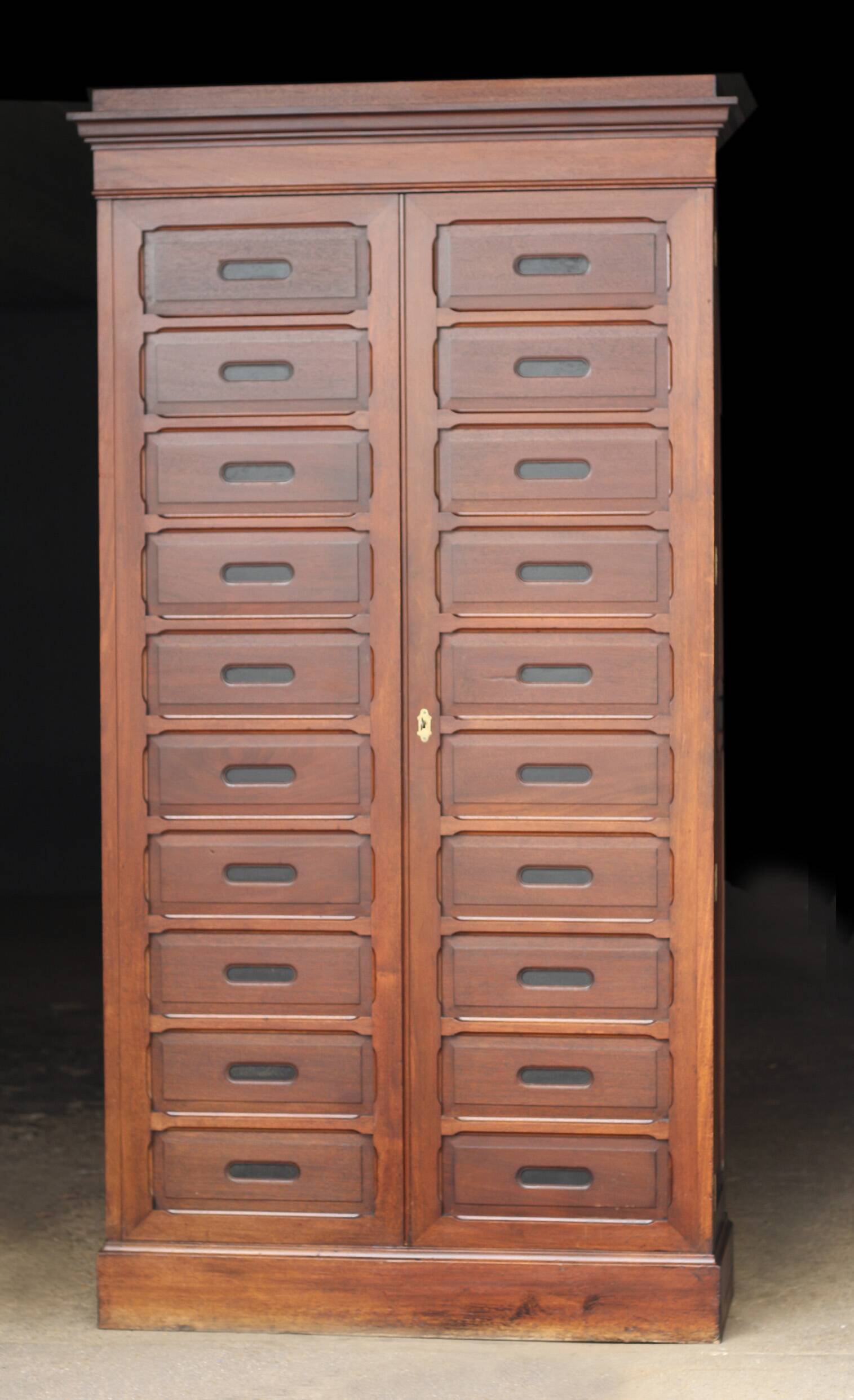 Sumptuous notary's card cabinet in mahogany (circa 1900)