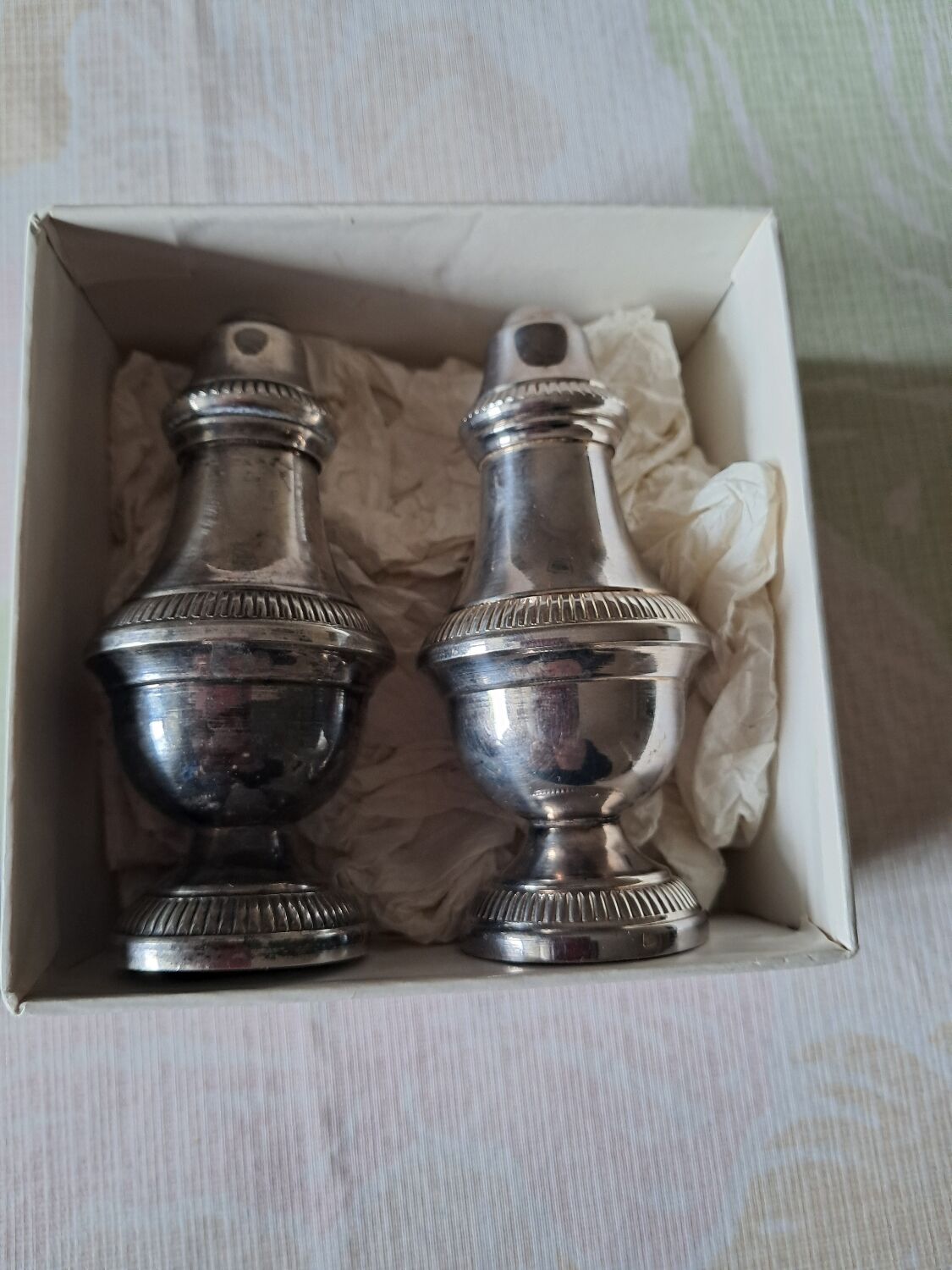 Salt and pepper silver-plated metal