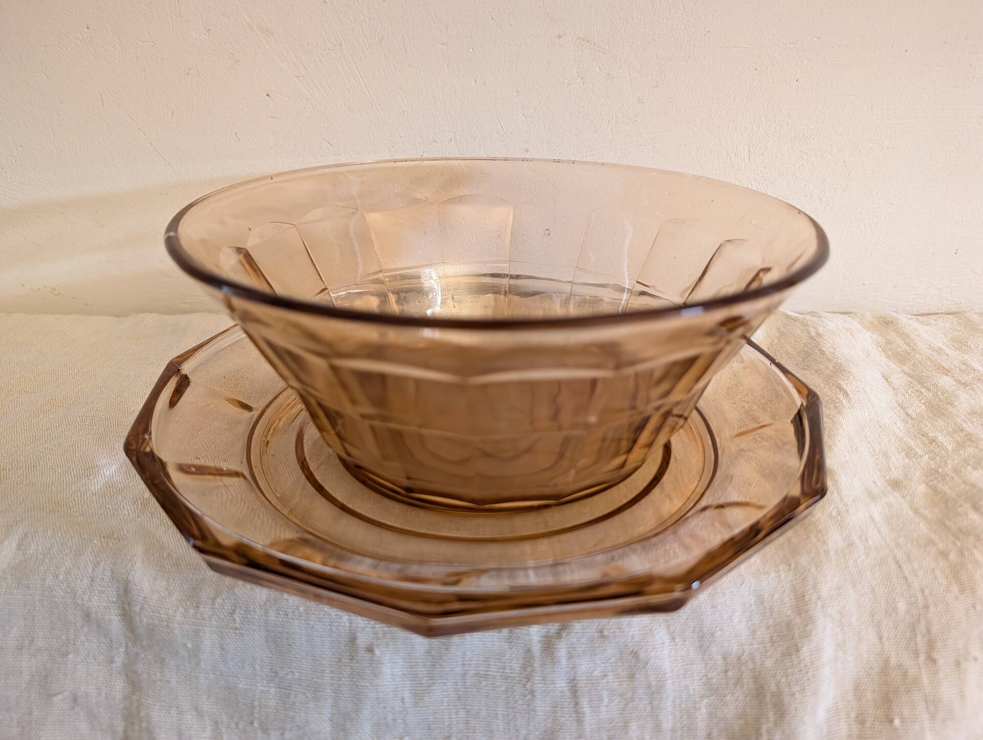 Amber light 1940s–50s – Salad bowl & serving plate