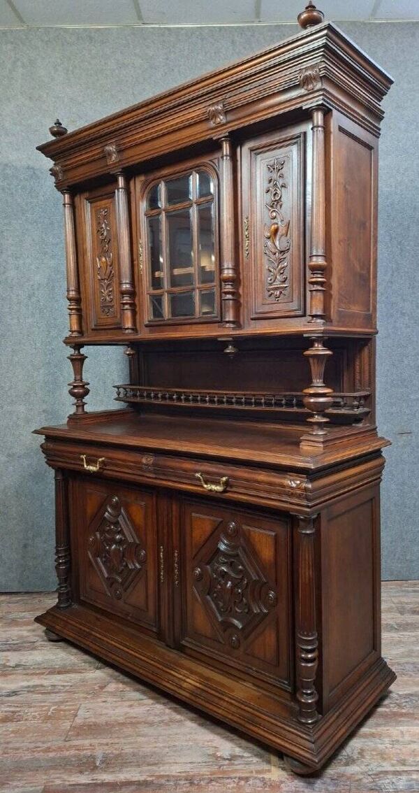 Buffet deux corps richement sculpté – Style Henri II en noyer
