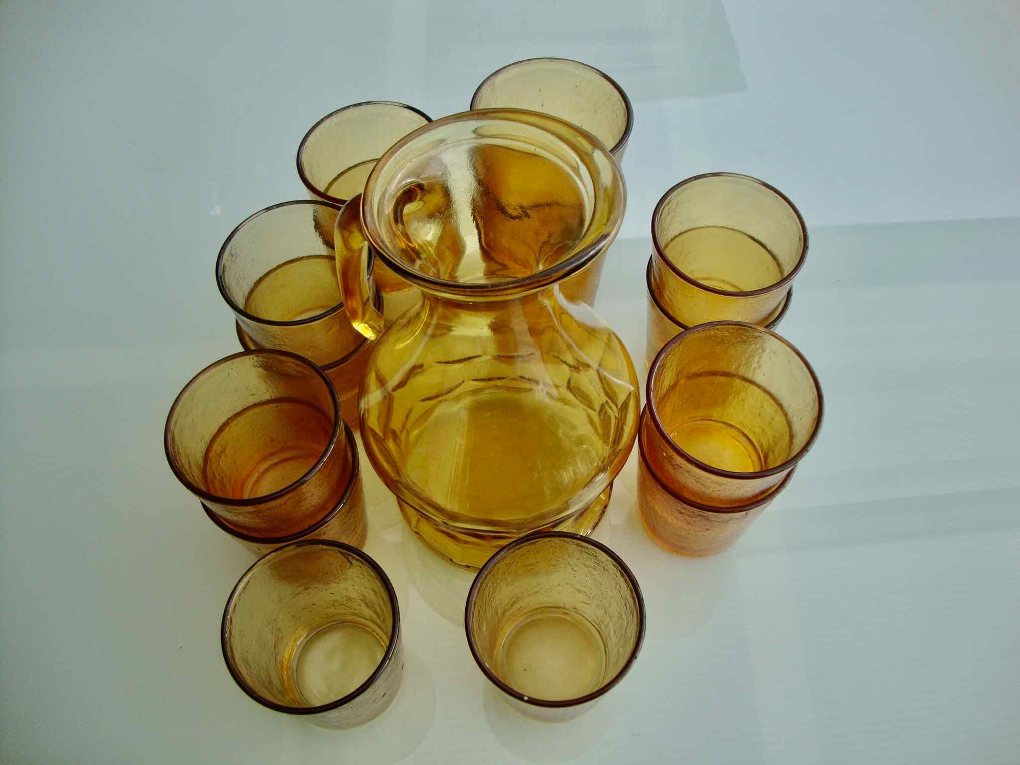 Carafe service and 15 vintage glasses