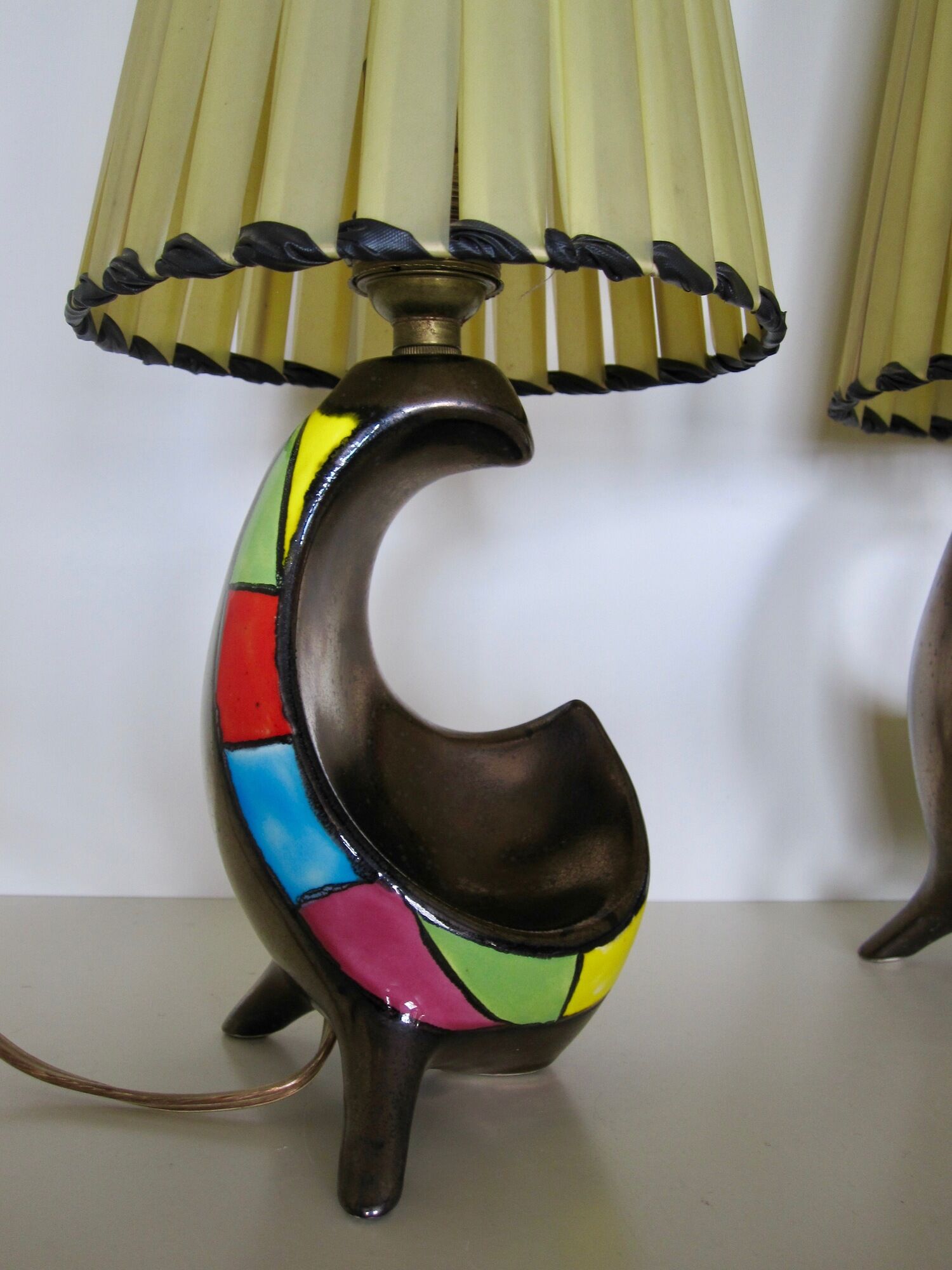 Pair of ceramic tripod lamps from the 50s