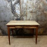 Farm table