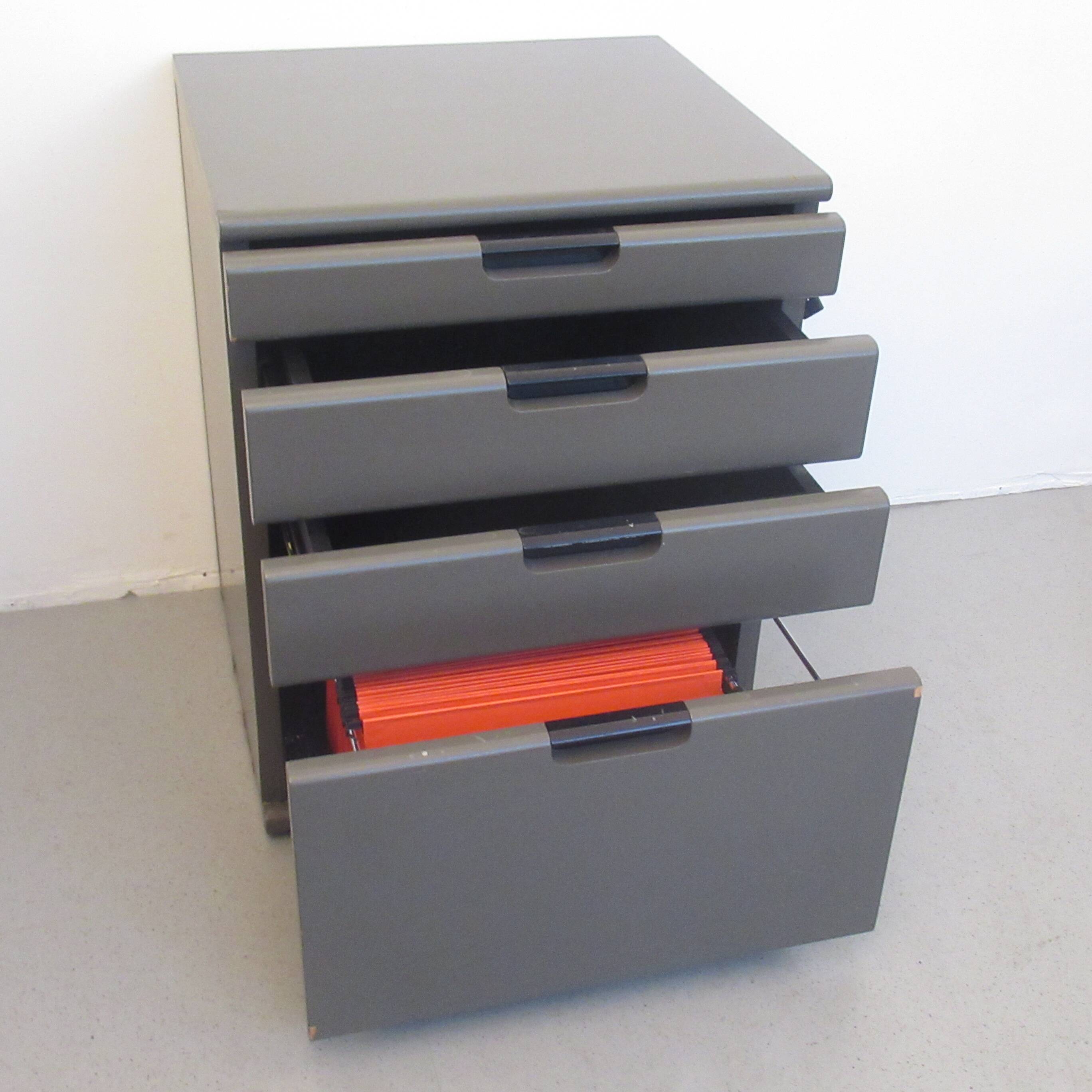 Linea Direzionale storage unit Ettore Sottsass Olivetti