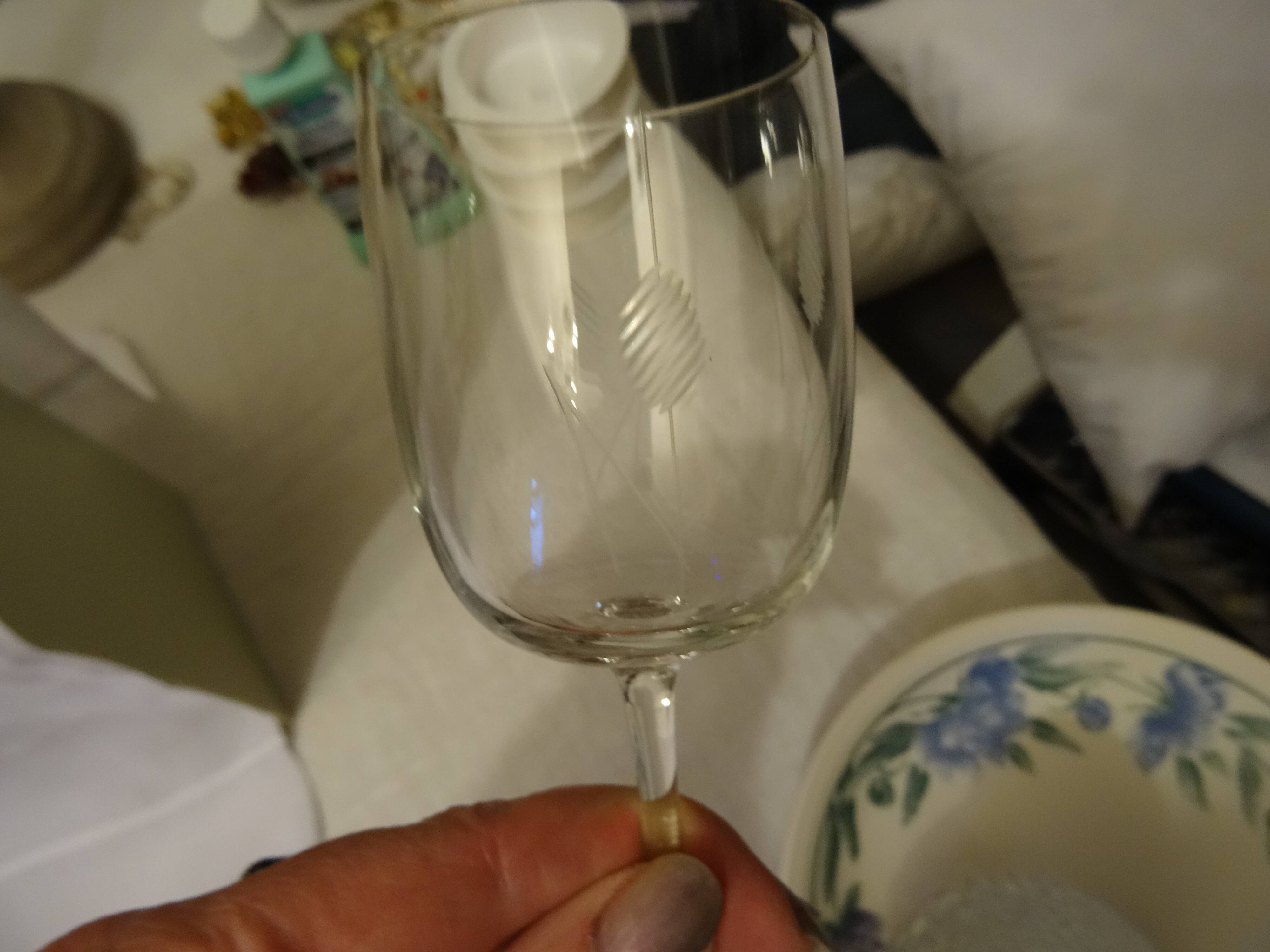Lot de 10 jolis verres à vin raffinés vintage