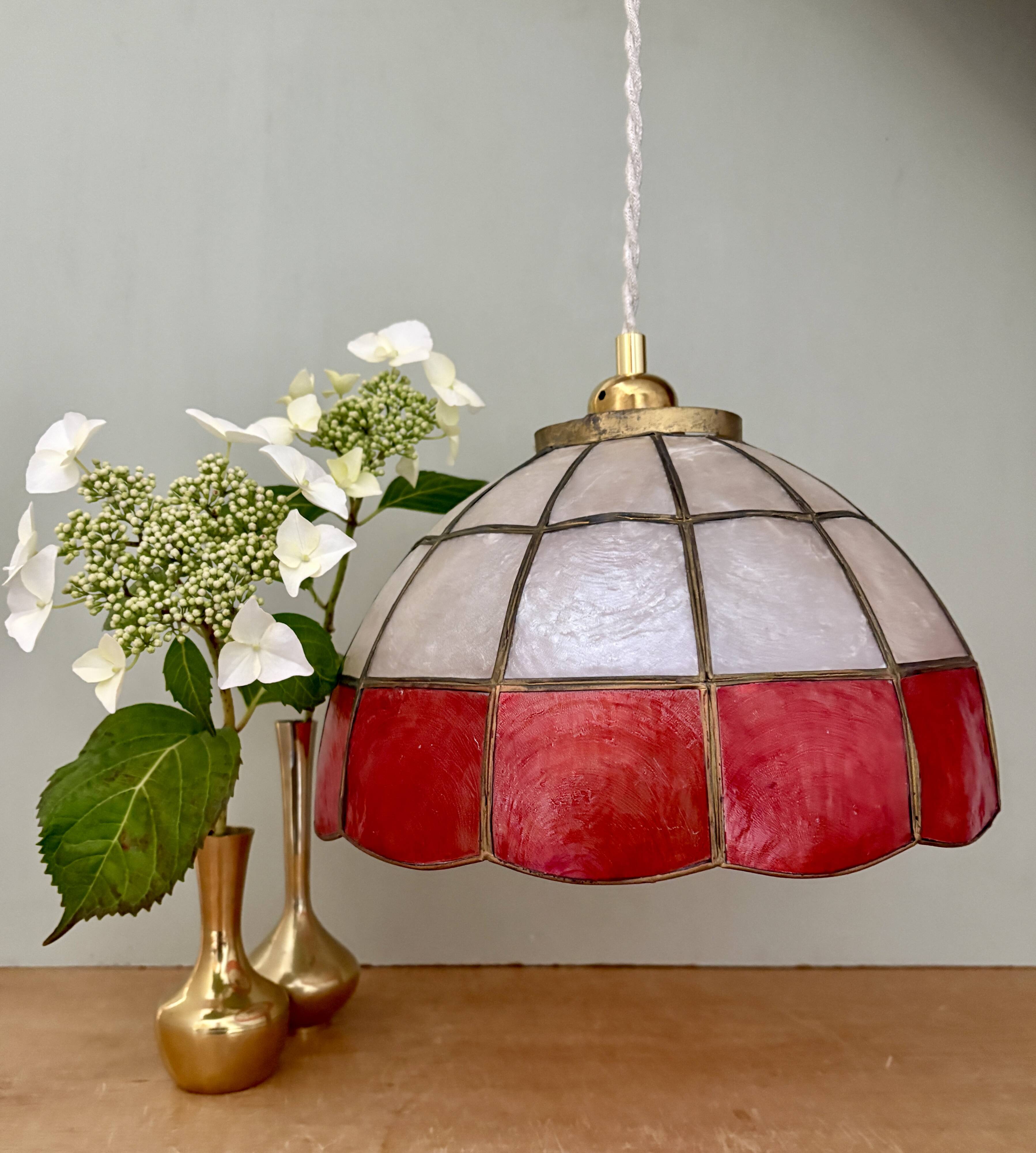 Suspension vintage en nacre rouge et blanche