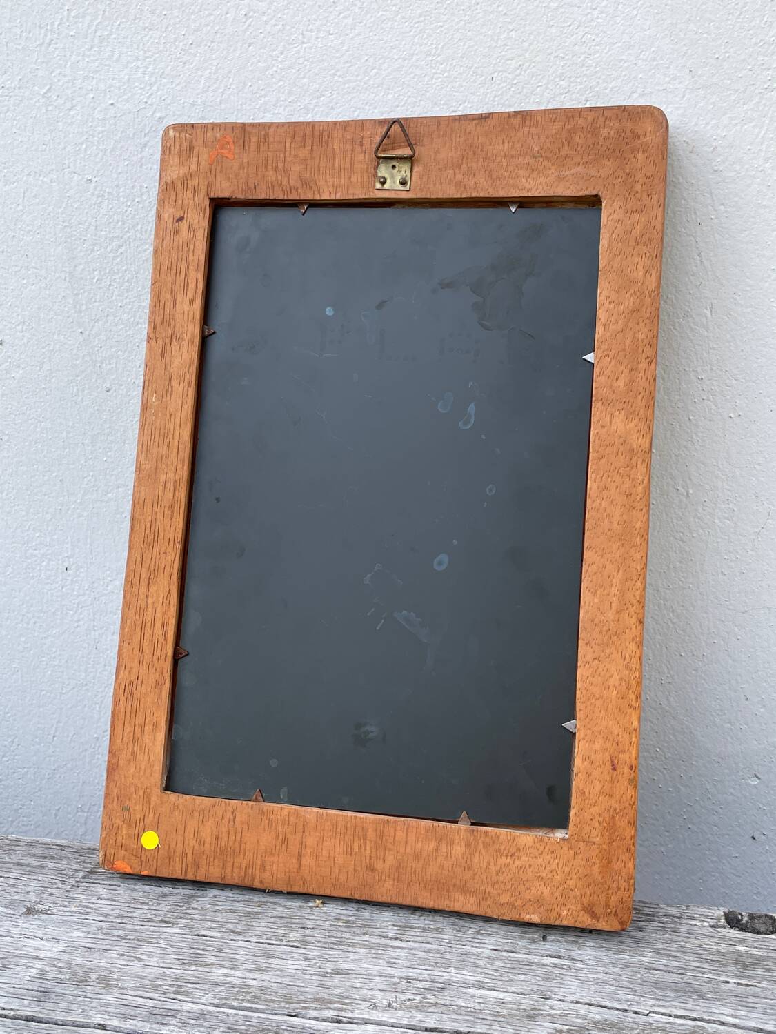 Miroir en bois, sculpté à décor de fleurs