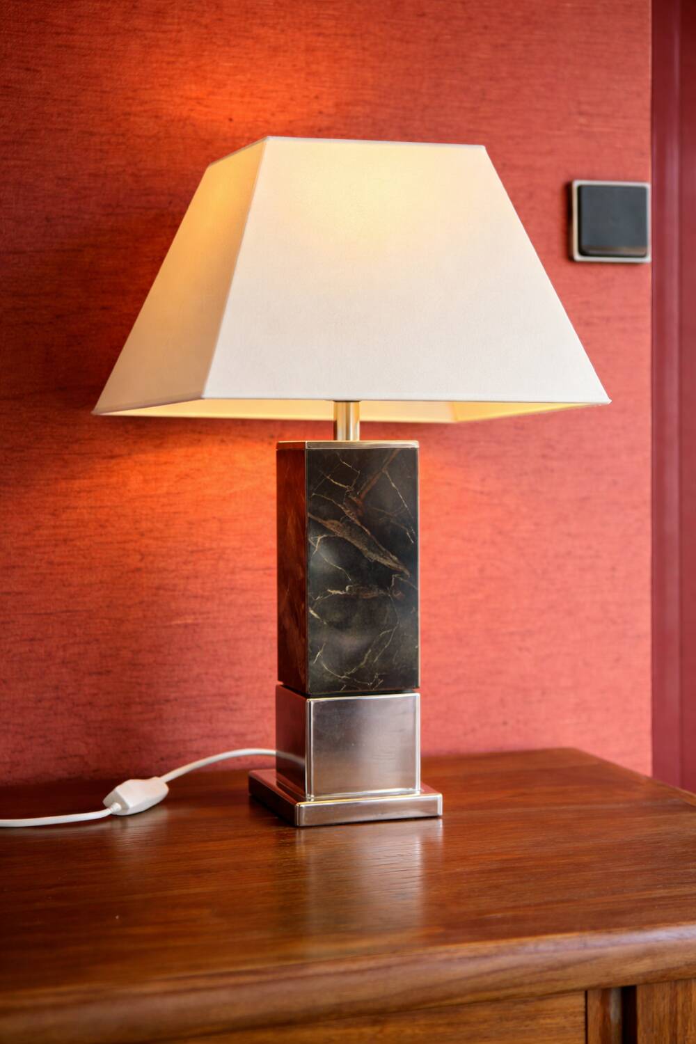 Vintage table lamp – marble and chrome metal base