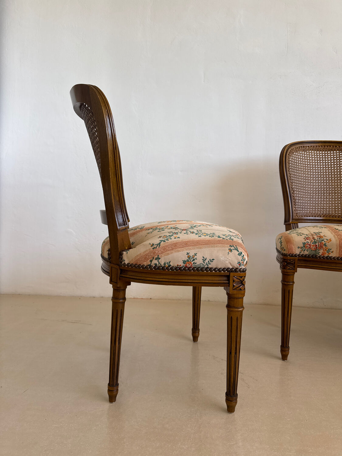 Lot of 4 Louis XVI chairs