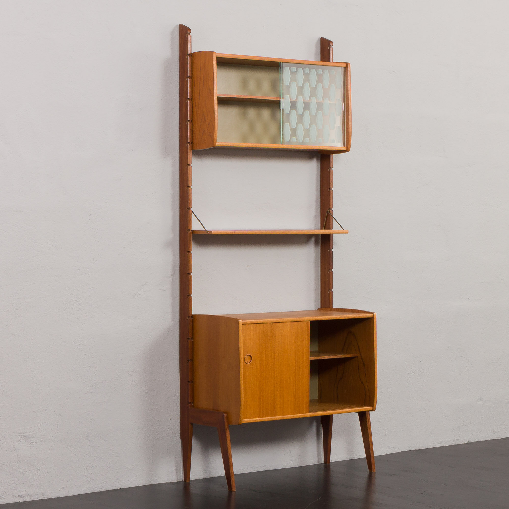 Scandinavian free standing wall unit model Ergo in light teak by John Texmon, Norway 1960s
