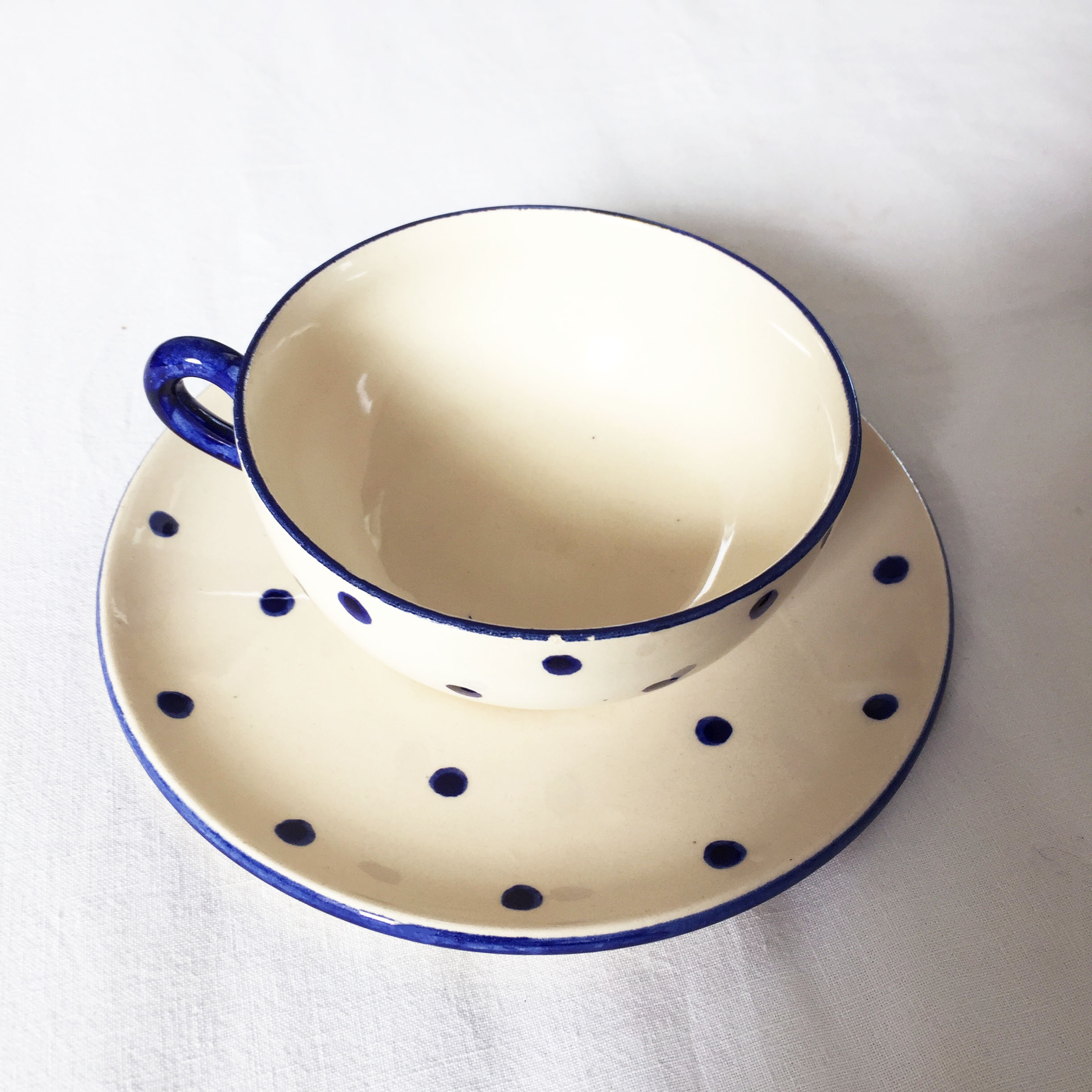 6 cups and saucers for tea or coffee St Clément