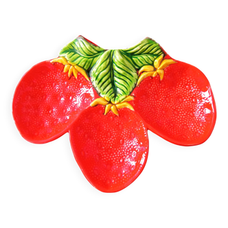 beggar or servant in strawberry-shaped slip