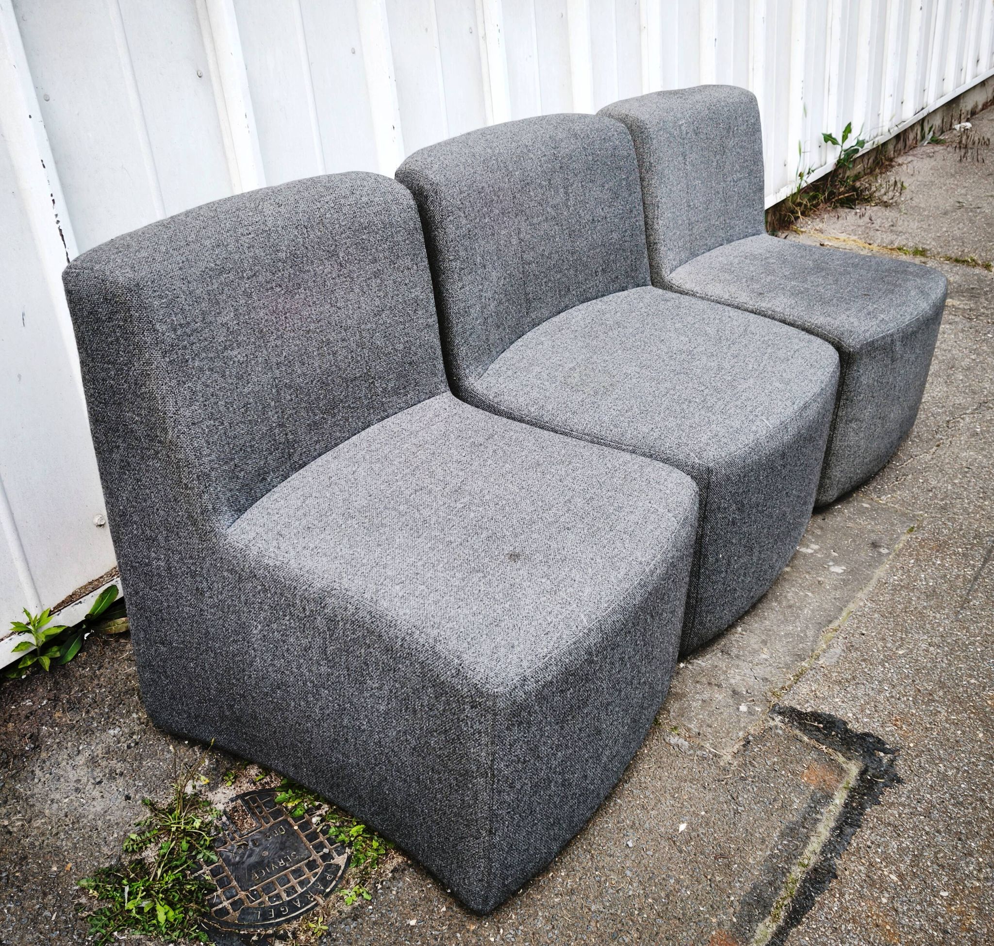 Design reception bench