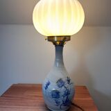 Lampe à poser en céramique fleurs globe plissé