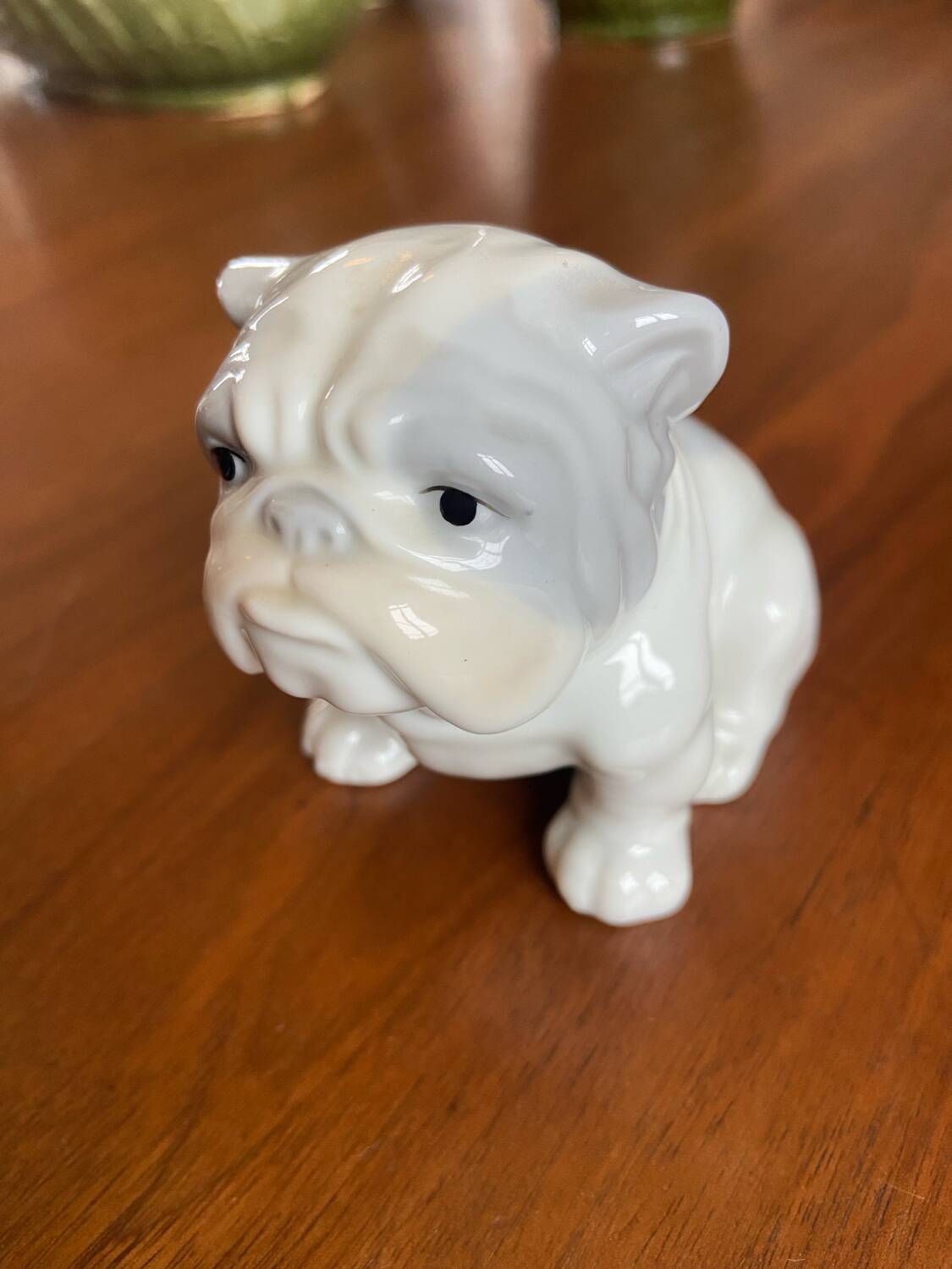 Chien en porcelaine Harvey Knox