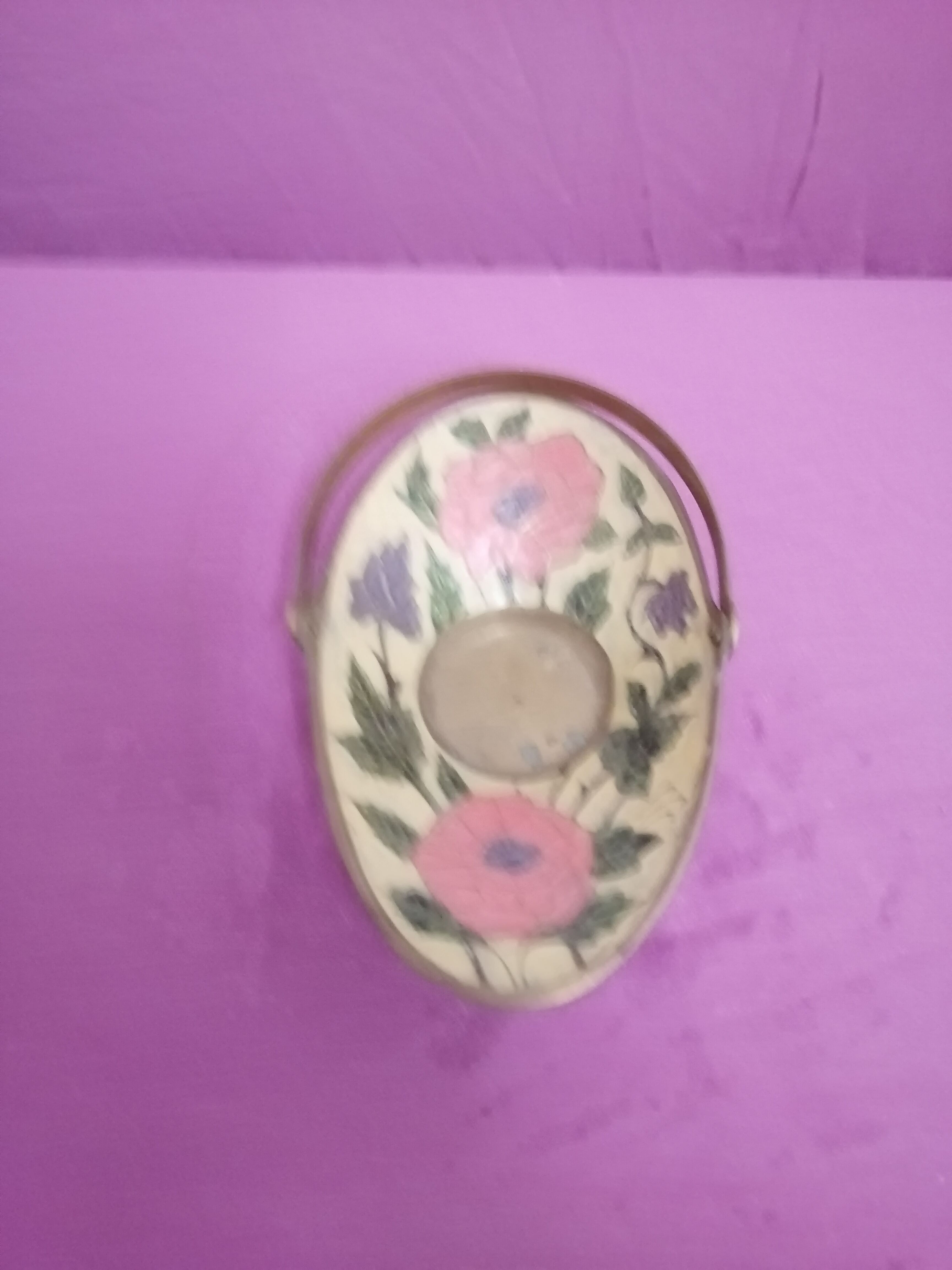 Empty pocket basket in brass and ceramic