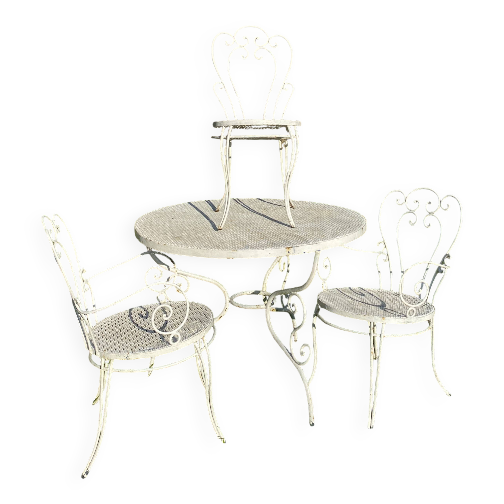 Vintage wrought iron garden furniture – Table + 3 chairs