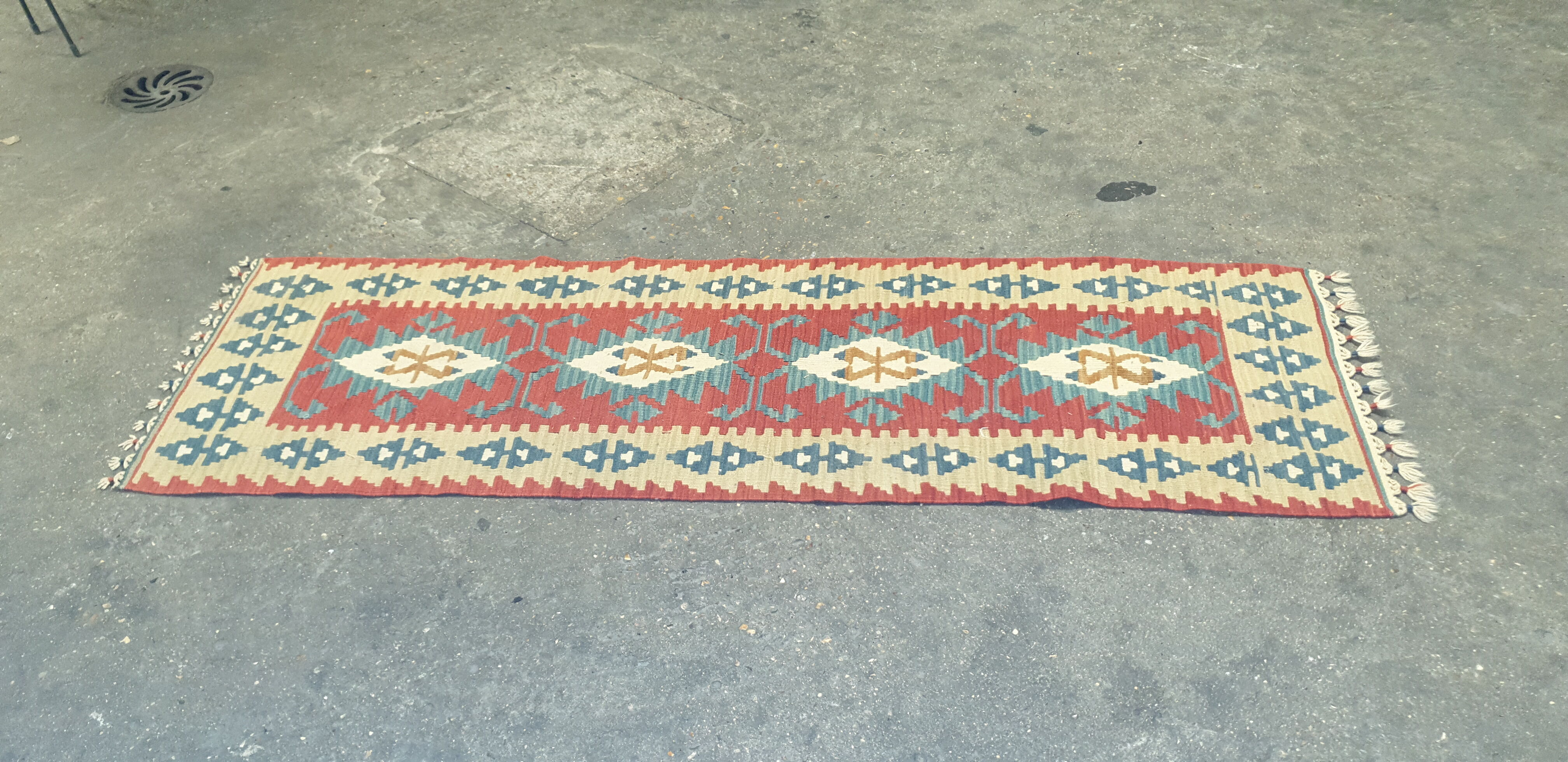 Handmade berbere carpet in wool