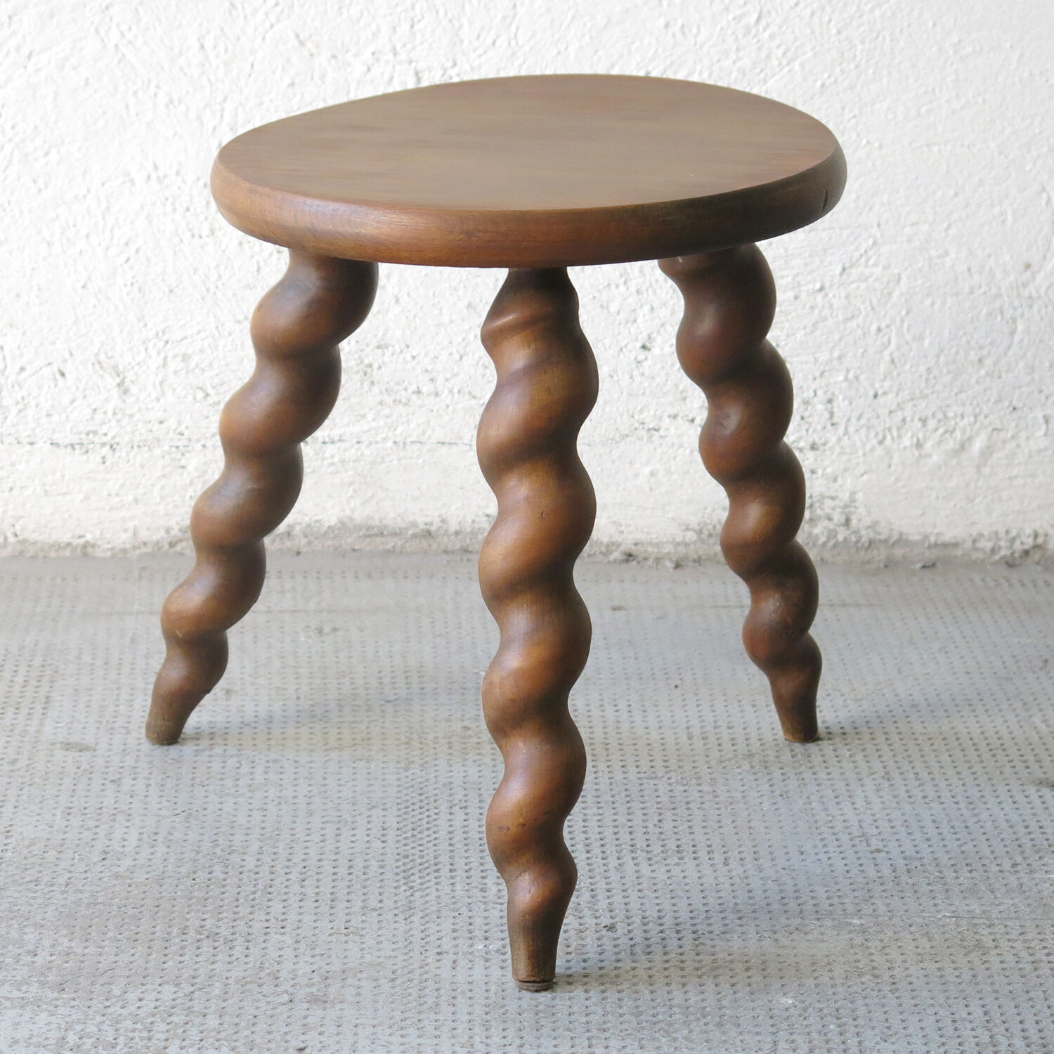 Low tripod stool
