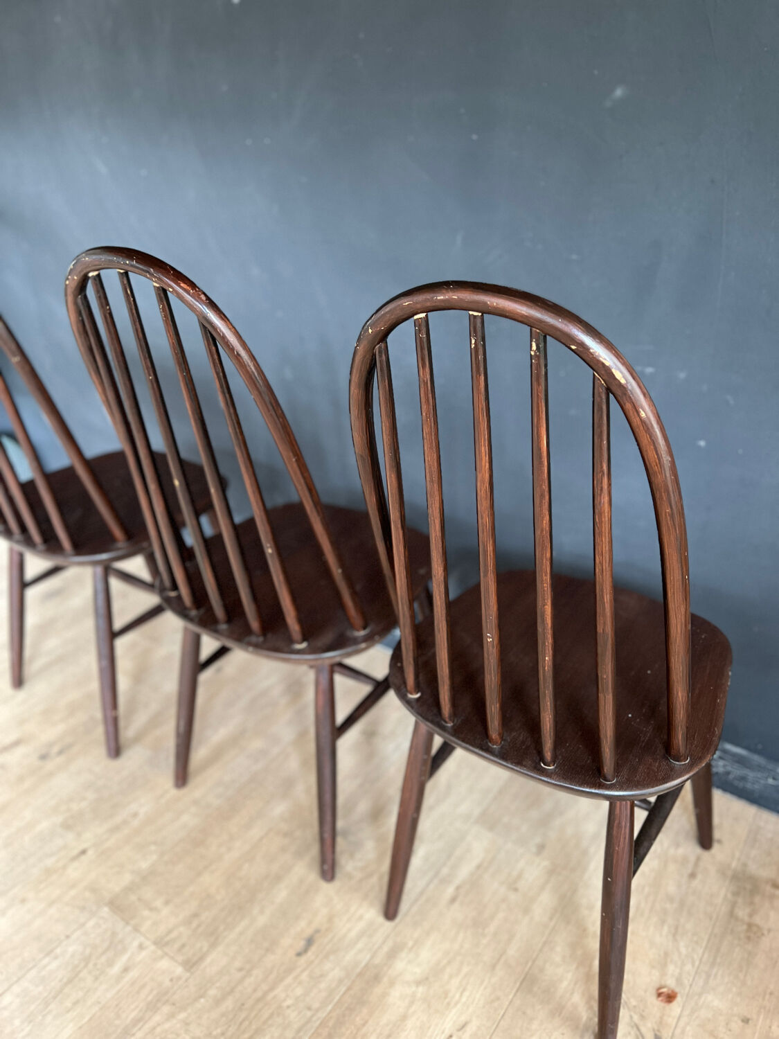 Trois chaises vintage