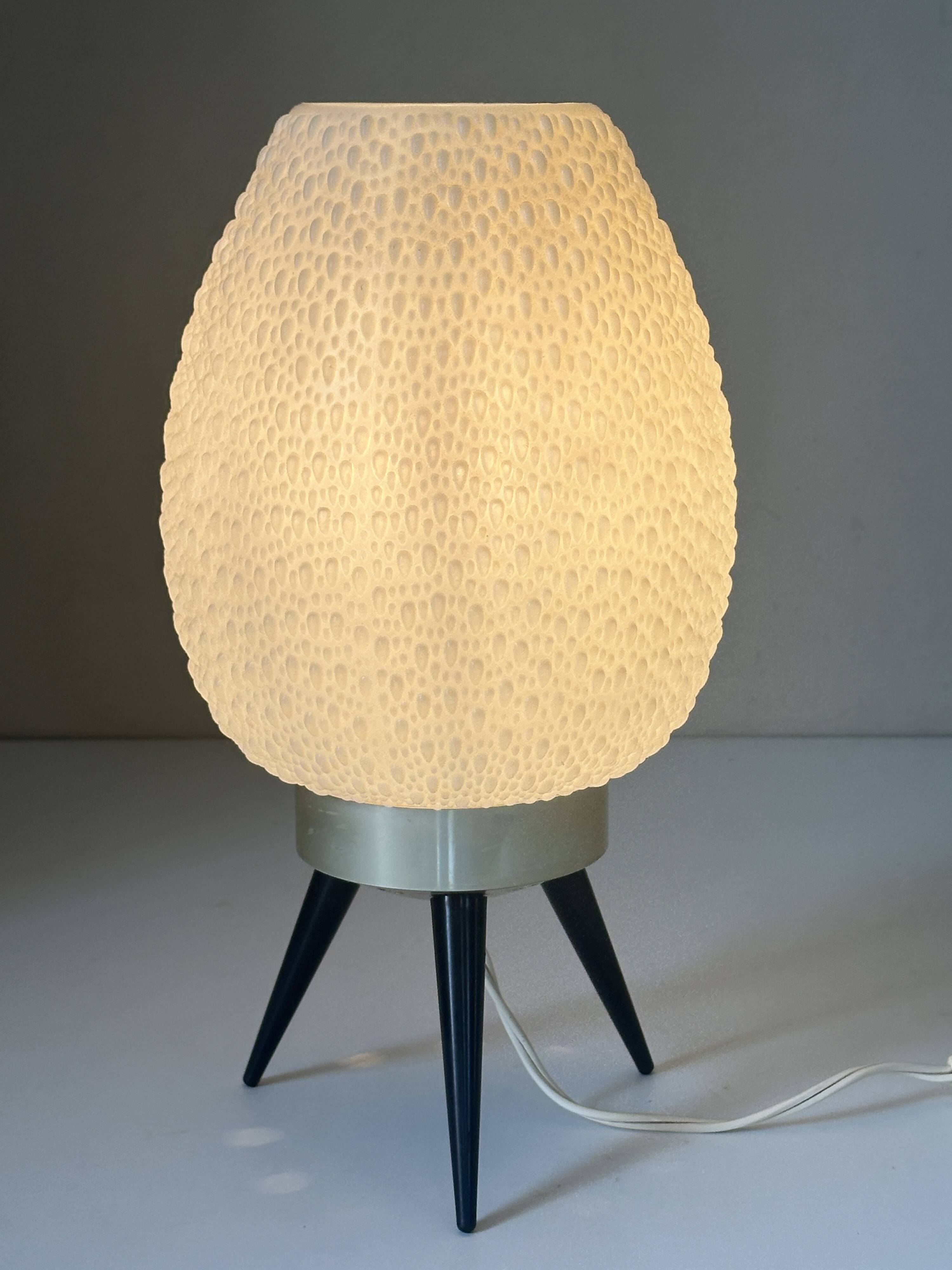 Vintage 60s design tripod lamp