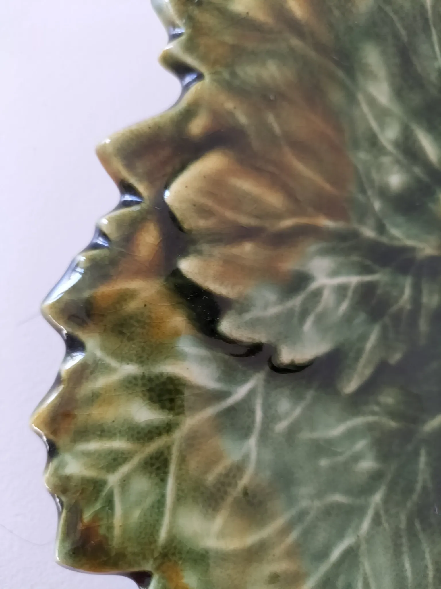 Clay leaf cutter – Art Pottery of the Sorgue