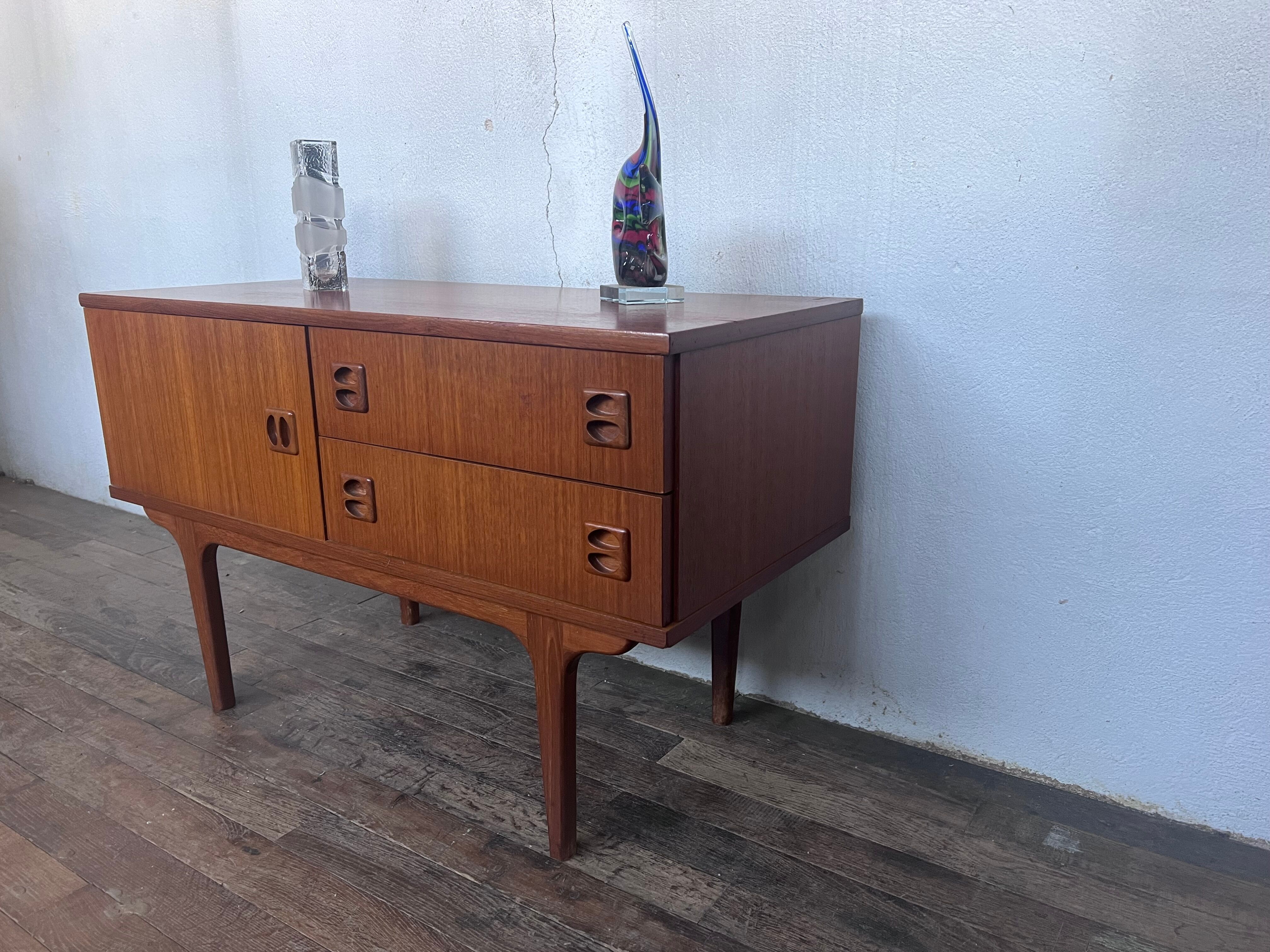 Scandinavian enfilade, teak tv stand design 1960 vintage