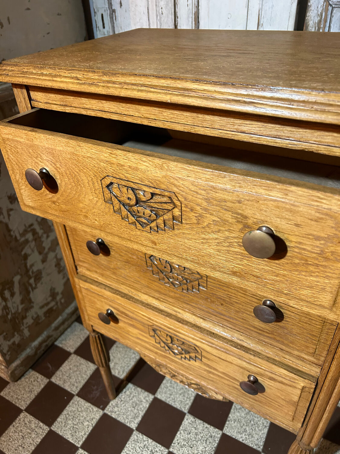 Small Art Deco chest of drawers with 3 drawers in light oak.