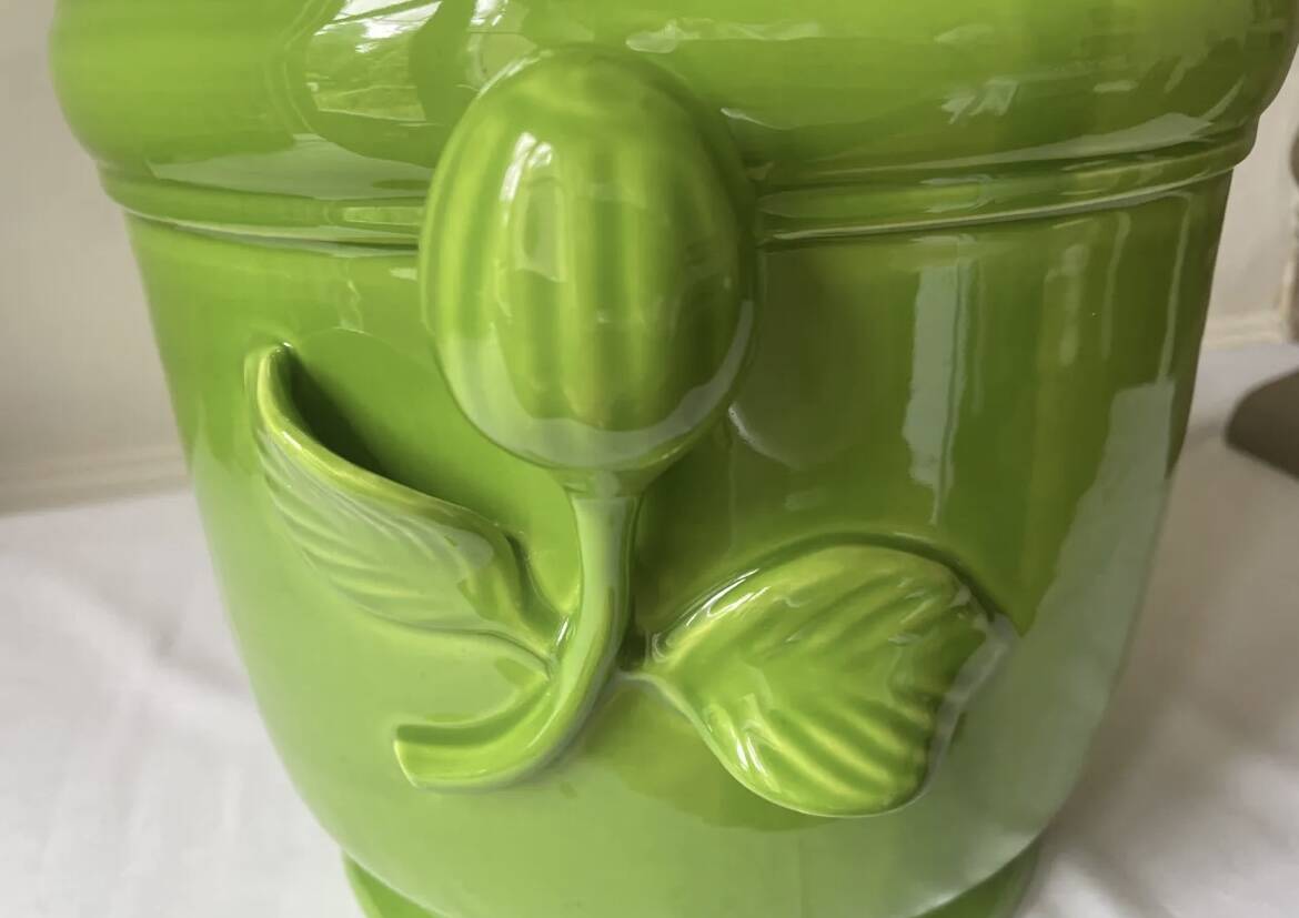 Glazed green cache-pot