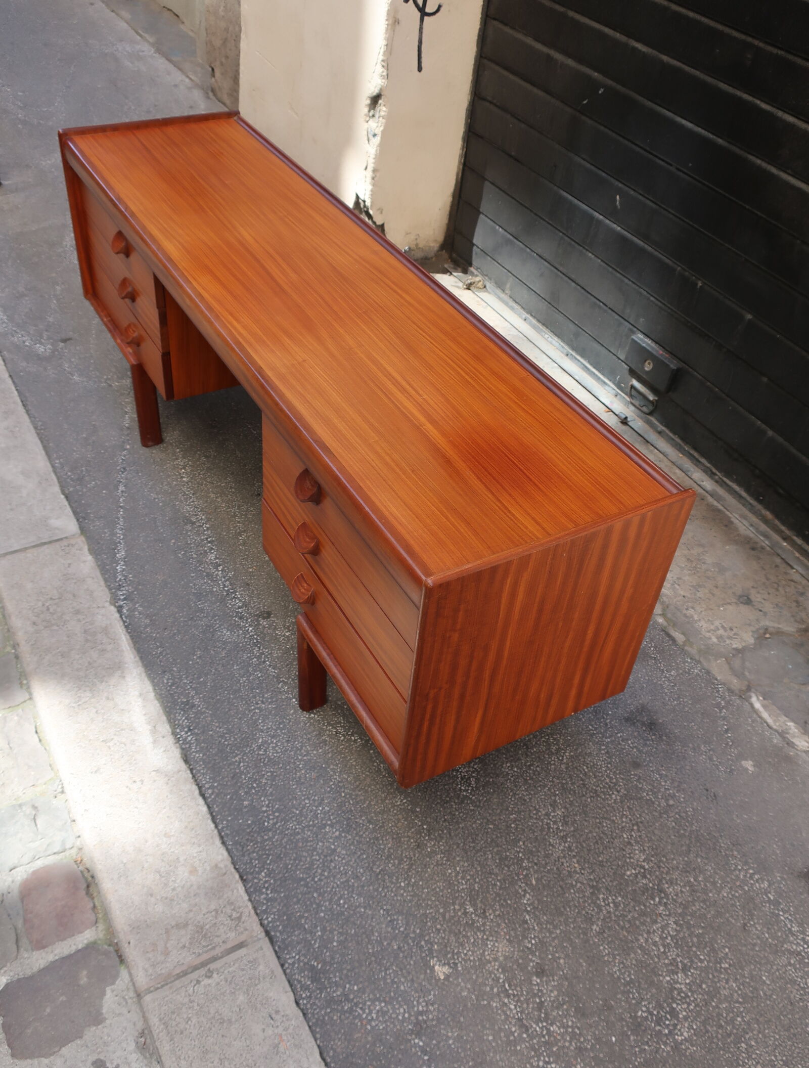 60s hairdresser White and Newton